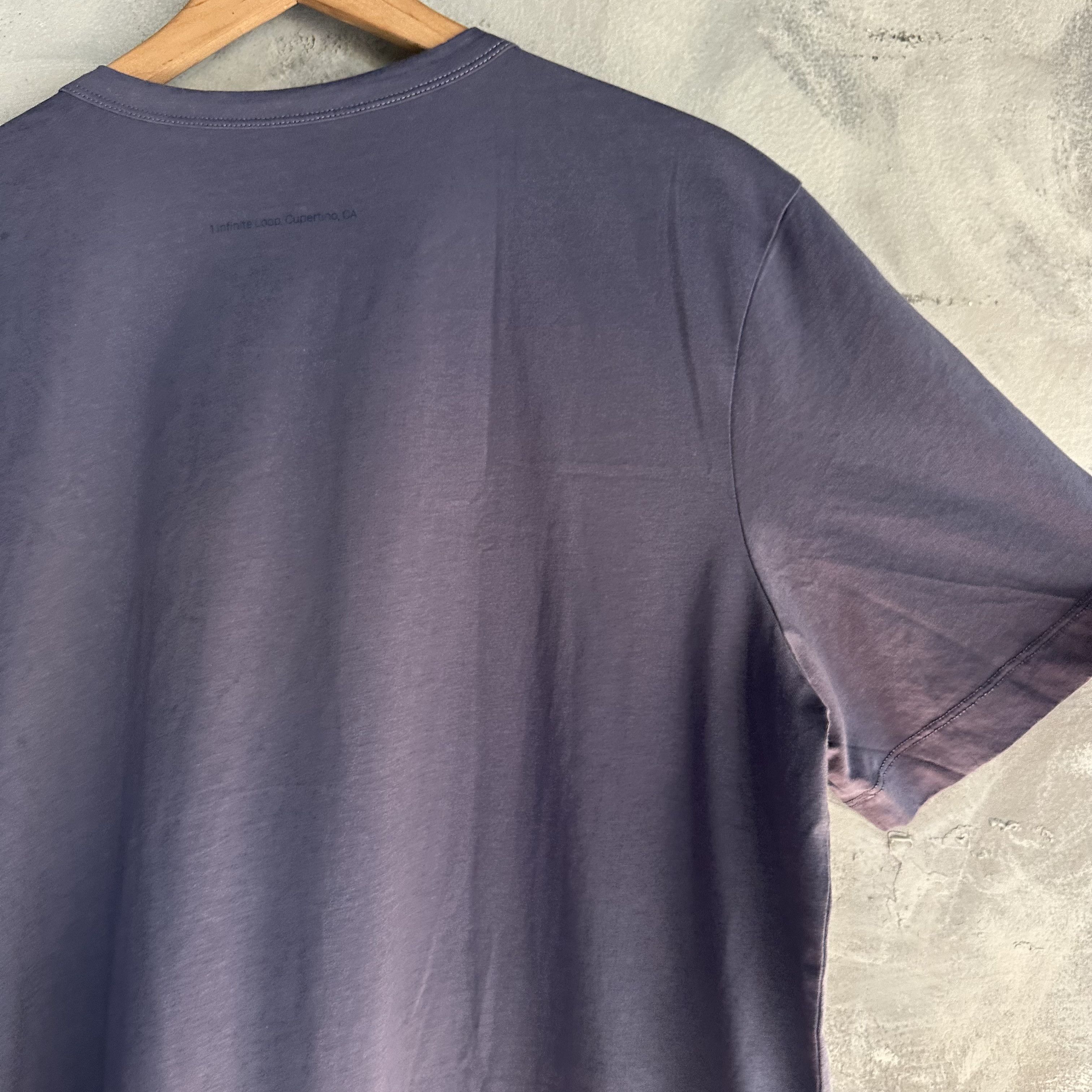 Apple Apple Branded T Shirt Mens Large Purple Pullover Employee Size US L / EU 52-54 / 3 - 7 Thumbnail