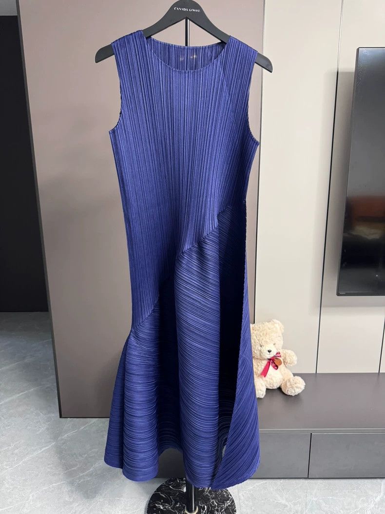 Issey Miyake Issey Miyake size:5 Blue pleated skirt Size XS / US 0-2 / IT 36-38 - 1 Thumbnail