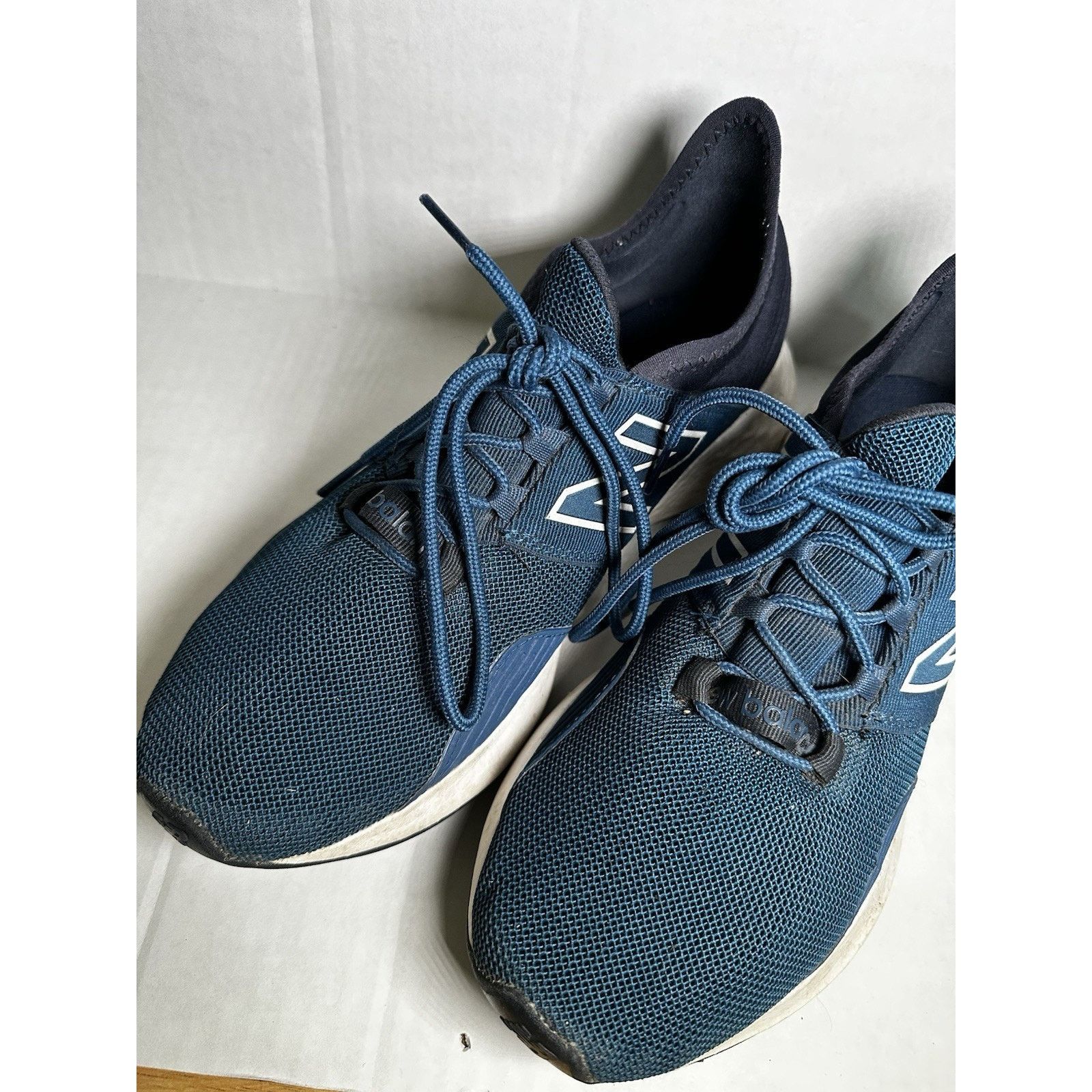 New Balance New Balance Roav MROAVCR Sz 9.5 Blue Running Shoe Sneaker Size US 9.5 / IT 39.5 - 8 Thumbnail