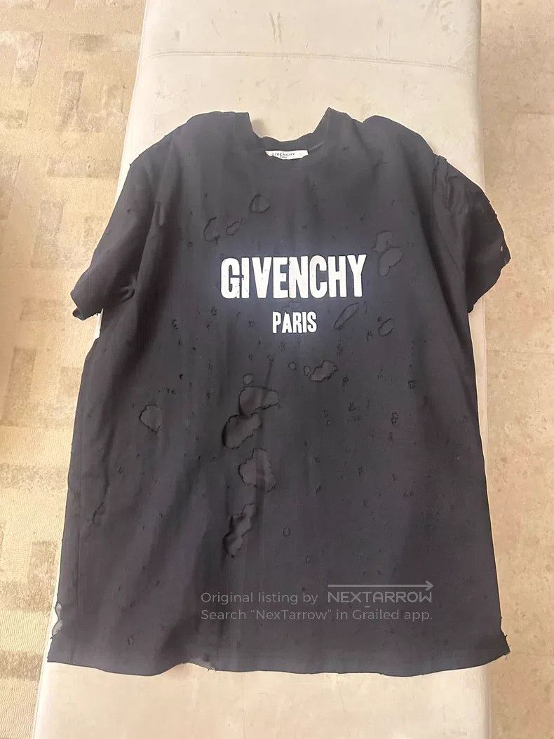 Givenchy Givenchy Damaged Logo Printed Cotton Crew Neck Short-Sleev Size US XS / EU 42 / 0 - 1 Thumbnail