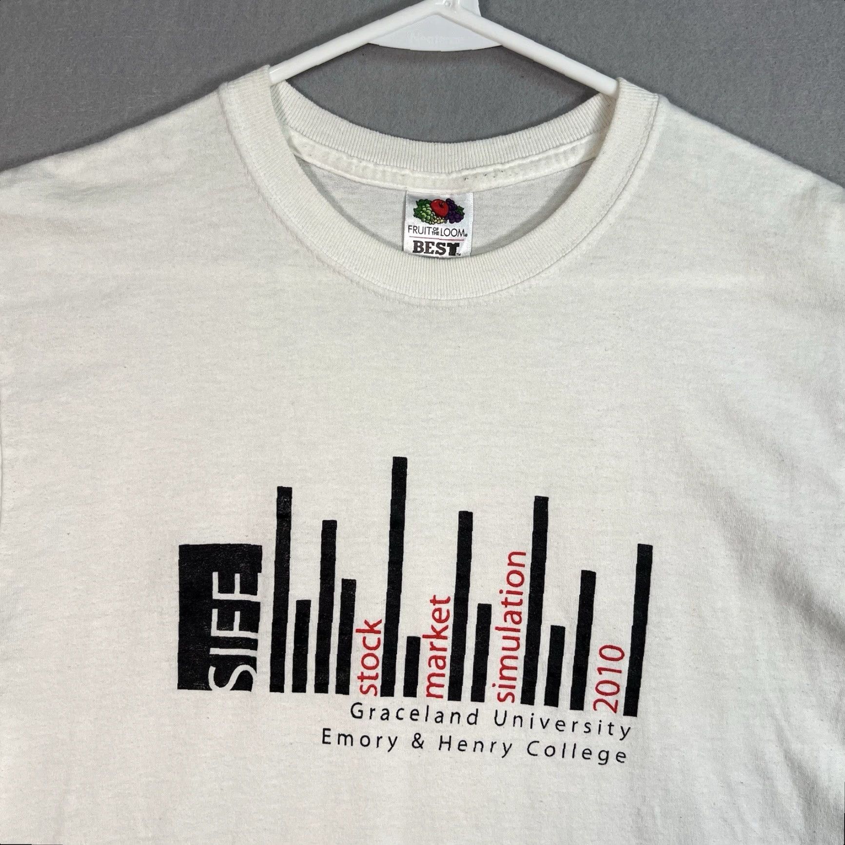 Fruit Of The Loom VINTAGE Fruit of the Loom T-Shirt University White Adult Medium Crew Neck Short Sleeve Mens 90s Concert Theme White Mens Size US M / EU 48-50 / 2 - 4 Thumbnail