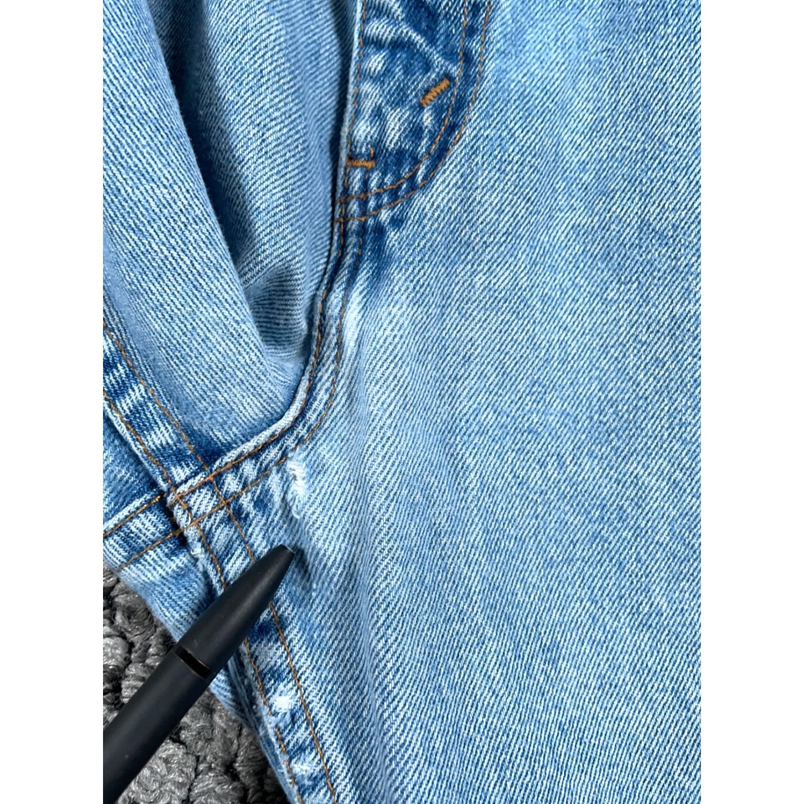 Levi's VINTAGE Levi's 505 Regular Fit Straight Leg Jeans Men's 40 x 29 Light Blue Denim Zip Fly 5-Pocket Design Cotton Cotton 505 90s Retro Grunge Classic Size US 40 / EU 56 - 4 Thumbnail