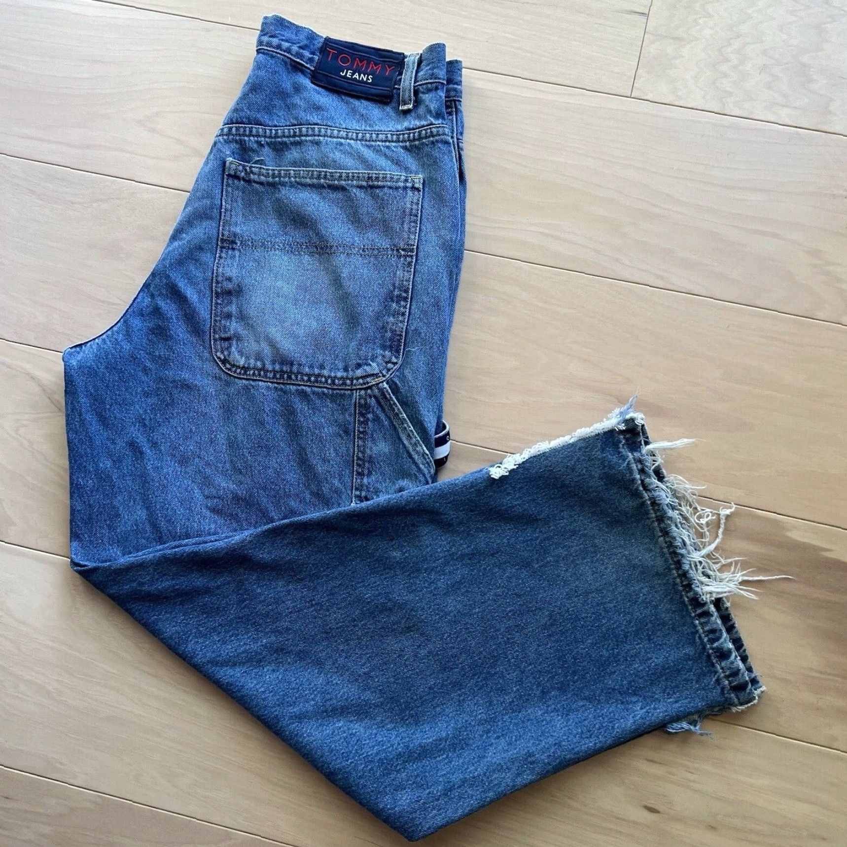 Tommy Hilfiger VINTAGE Tommy Hilfiger Carpenter Jeans 31x28 Blue 90s Baggy Skater Streetwear Mens Jeans Size US 31 - 8 Thumbnail