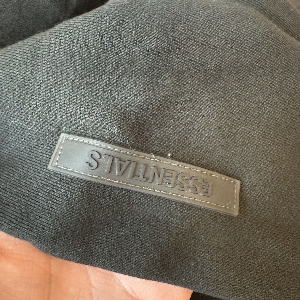 Fear of God SS21 Fear of God Essentials Pull-Over Hoodie Black Size M Size US M / EU 48-50 / 2 - 4 Thumbnail