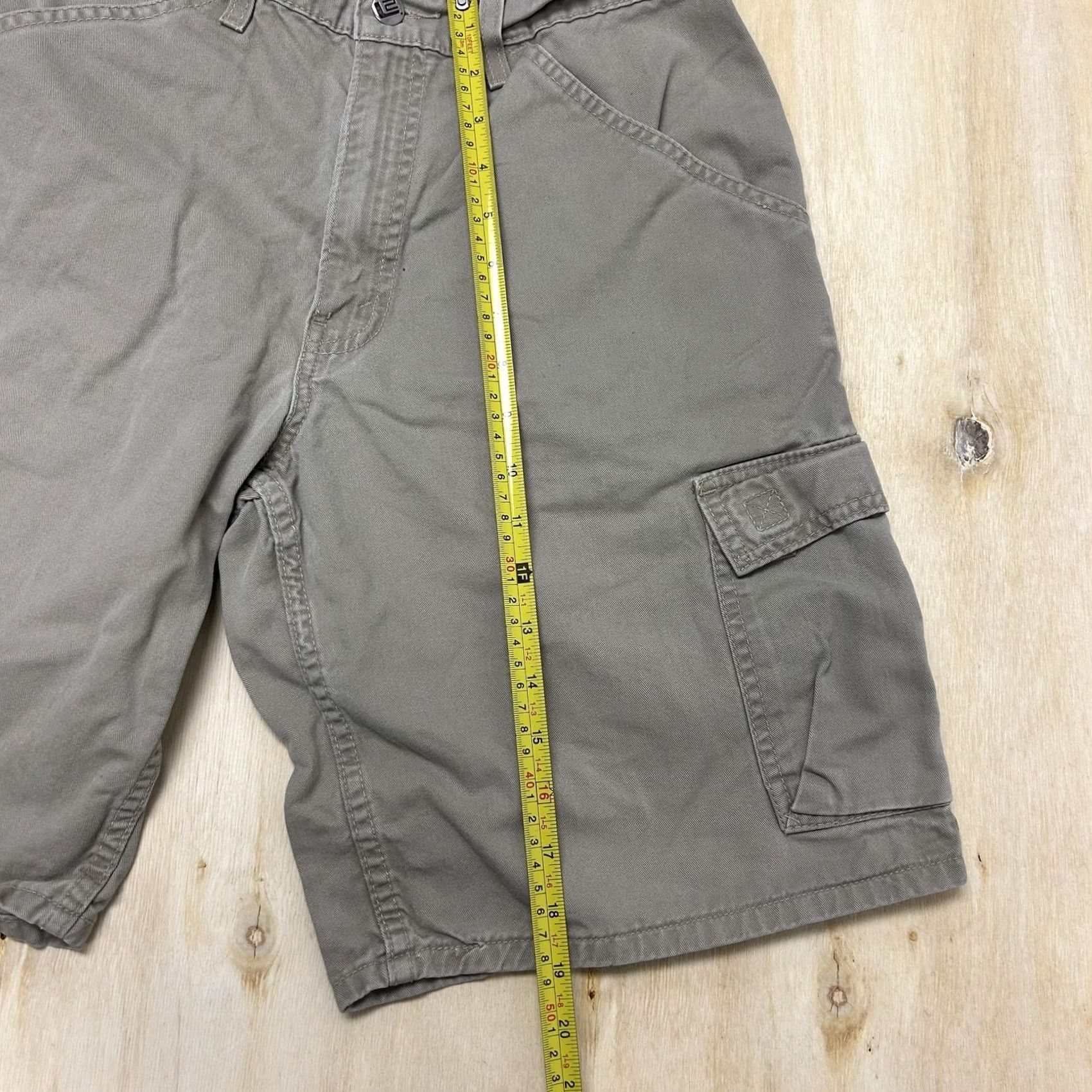 Levi's VINTAGE Levi's Cargo Shorts Mens 30 Beige Cotton Canvas Relaxed Fit 10" Inseam Size US 30 / EU 46 - 5 Thumbnail