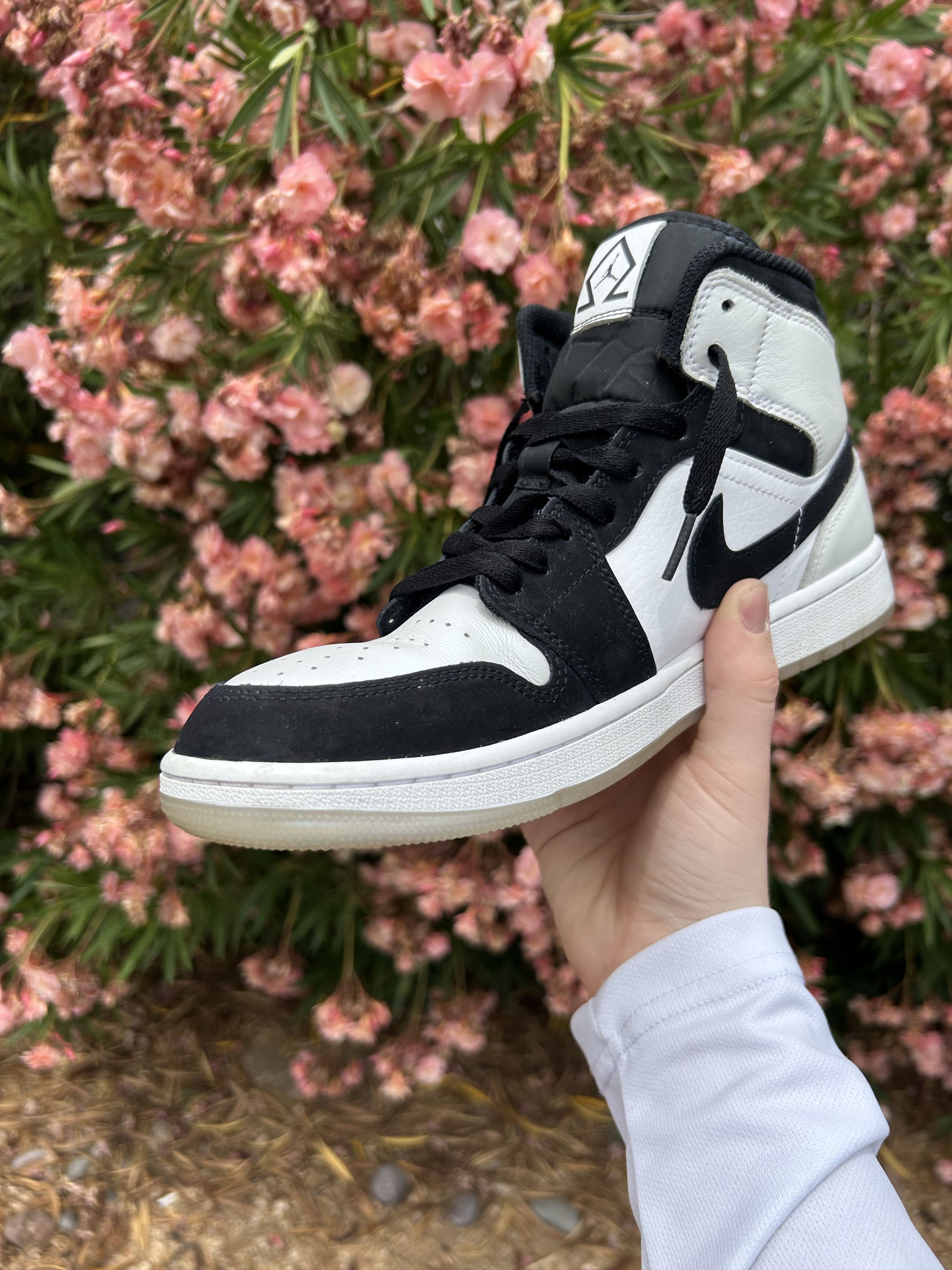 Nike Jordan 1 mid diamond Size US 9.5 / EU 42-43 - 1 Thumbnail
