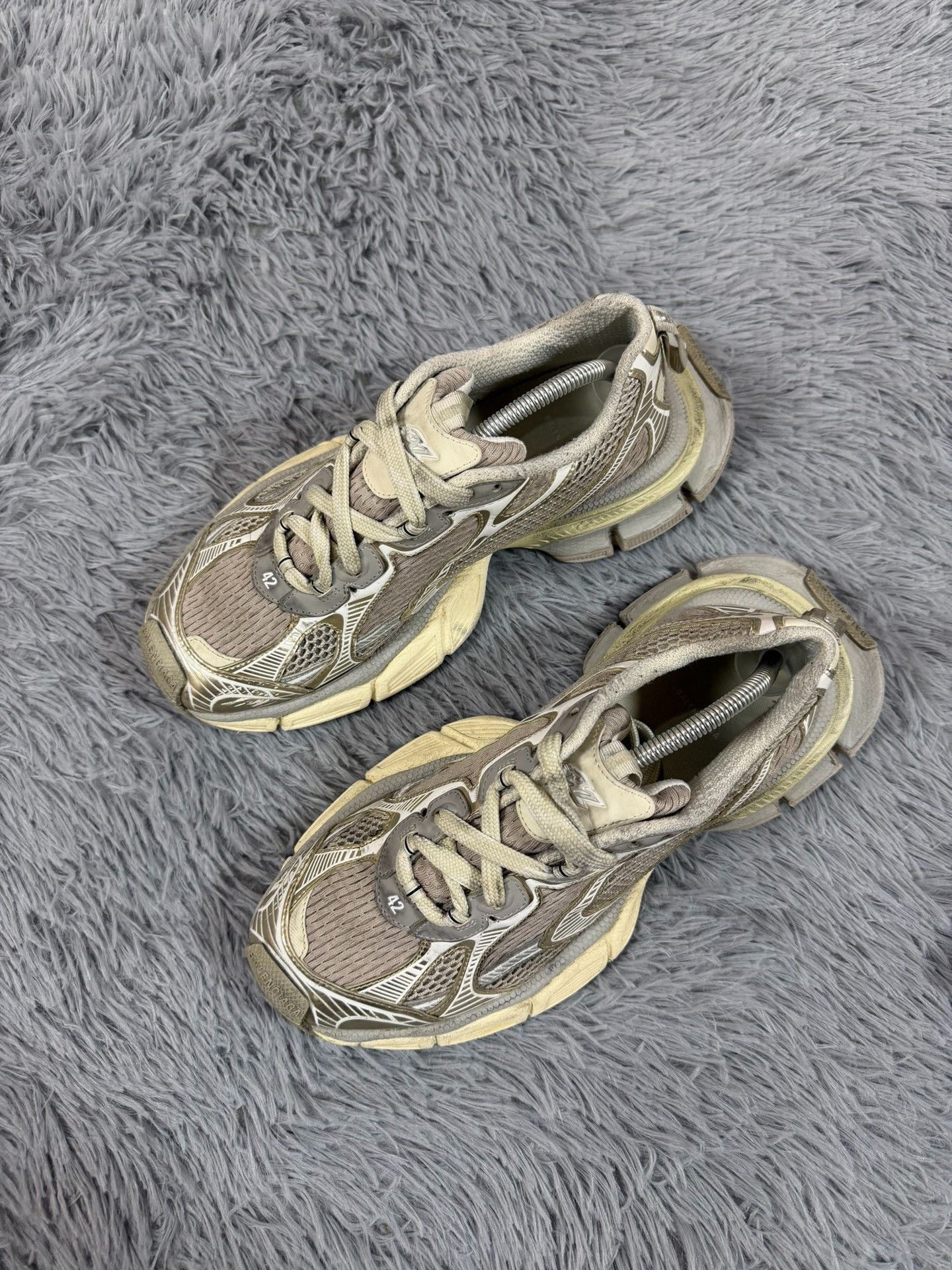 Balenciaga Balenciaga Distressed Gray Lowtop Sneakers XXXL Men Size US 10 / EU 43 - 1 Thumbnail