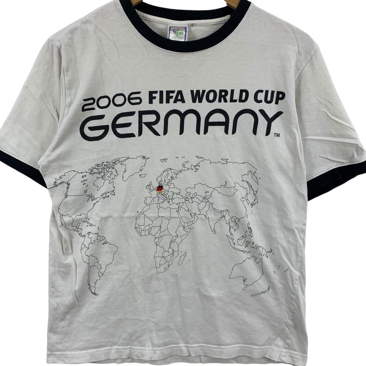 Vintage Vintage 2006 FIFA WORLD CUP Germany Stadium Tee Shirt Top Size L / US 10 / IT 46 - 5 Thumbnail