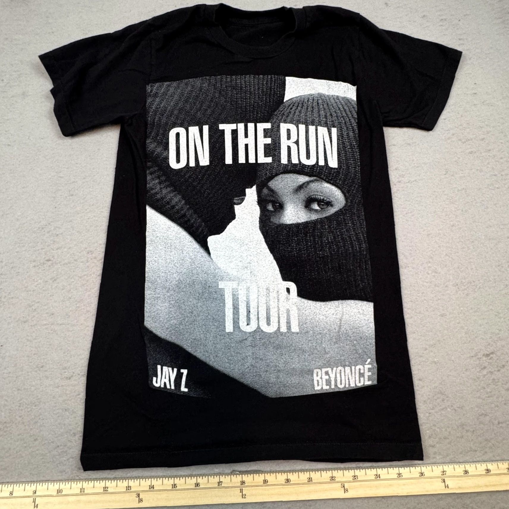 Vintage VINTAGE Jay Z Beyonce On The Run Tour Shirt Mens Medium Black Concert Band Tee Music Size US M / EU 48-50 / 2 - 2 Thumbnail
