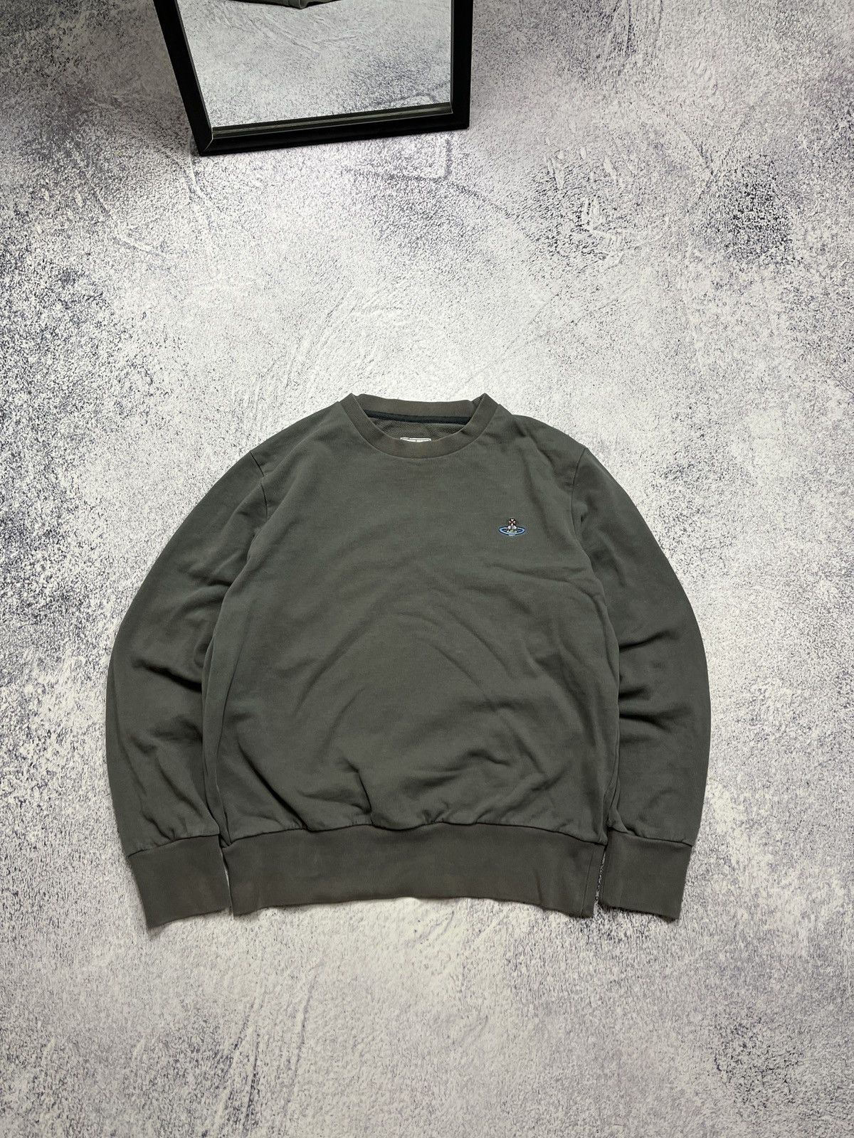 Vivienne Westwood Vintage Vivienne Westwood Sweatshirt Orb Logo Basic Pullover Size US S / EU 44-46 / 1 - 1 Thumbnail
