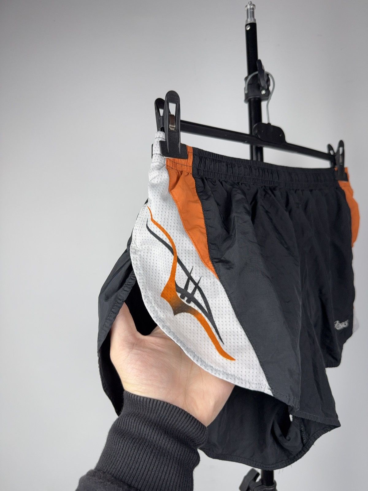 Asics Vintage Retro 00s Asics Black Orange Split Running Shorts S Size US 30 / EU 46 - 2 Thumbnail