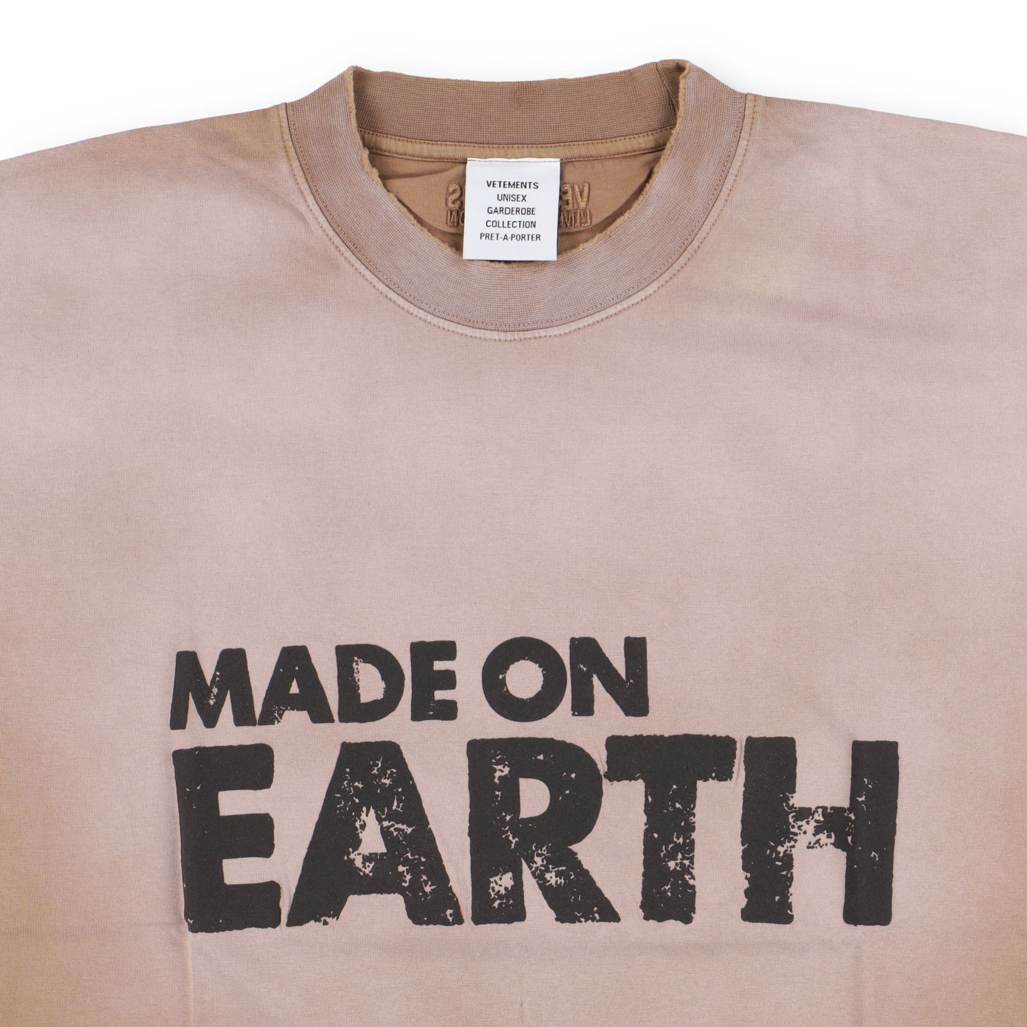 Vetements Runway Faded Beige Made on Earth Oversized T-Shirt Size S / US 4 / IT 40 - 6 Thumbnail