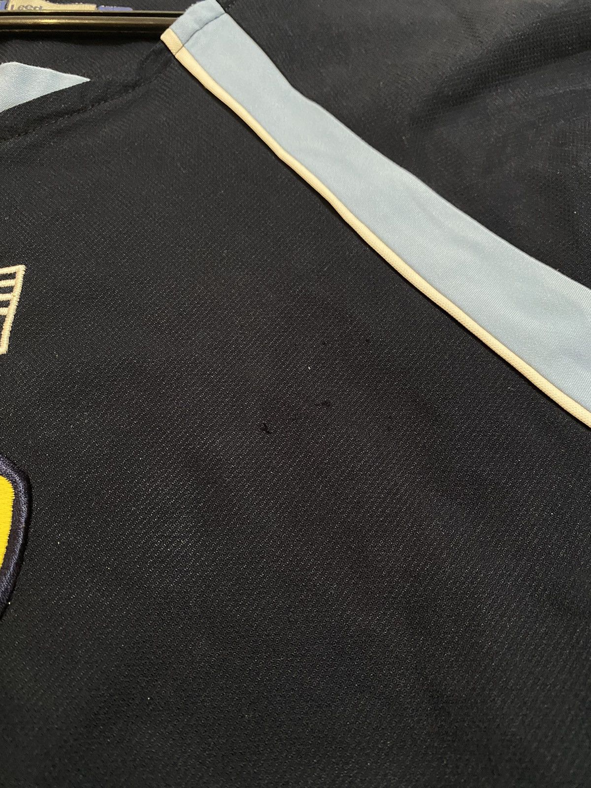 Vintage Vintage Leeds Unites 2005/06 away football y2k t shirt Size US L / EU 52-54 / 3 - 8 Thumbnail