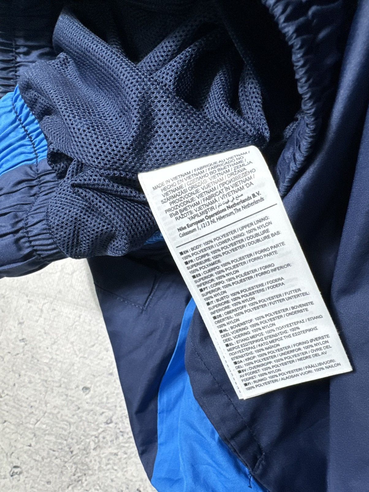 Nike Nike Vintage Nylon Track Suit Jacket & Pants Size S Blue Size US S / EU 44-46 / 1 - 14 Thumbnail