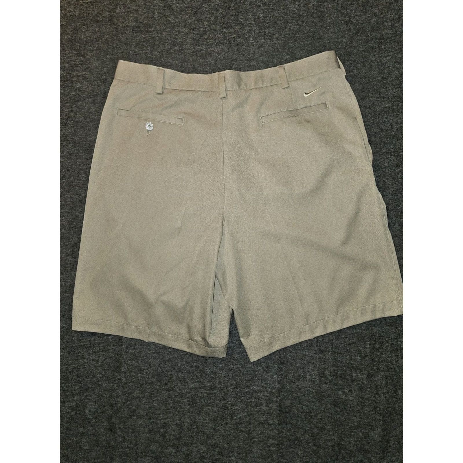 Nike Nike Golf Chino Shorts Men's 36 Khaki Pleated Fit Casual Outdoors Active Size US 36 / EU 52 - 7 Thumbnail