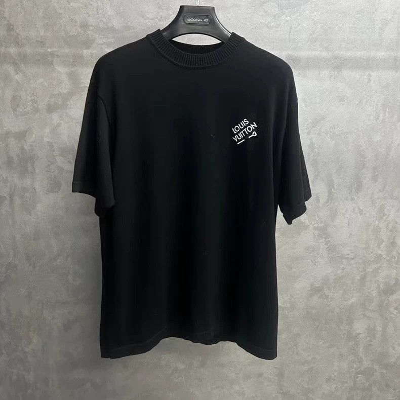 Louis Vuitton Louis Vuitton Black and white pin embroidered logo short s Size US L / EU 52-54 / 3 - 1 Thumbnail
