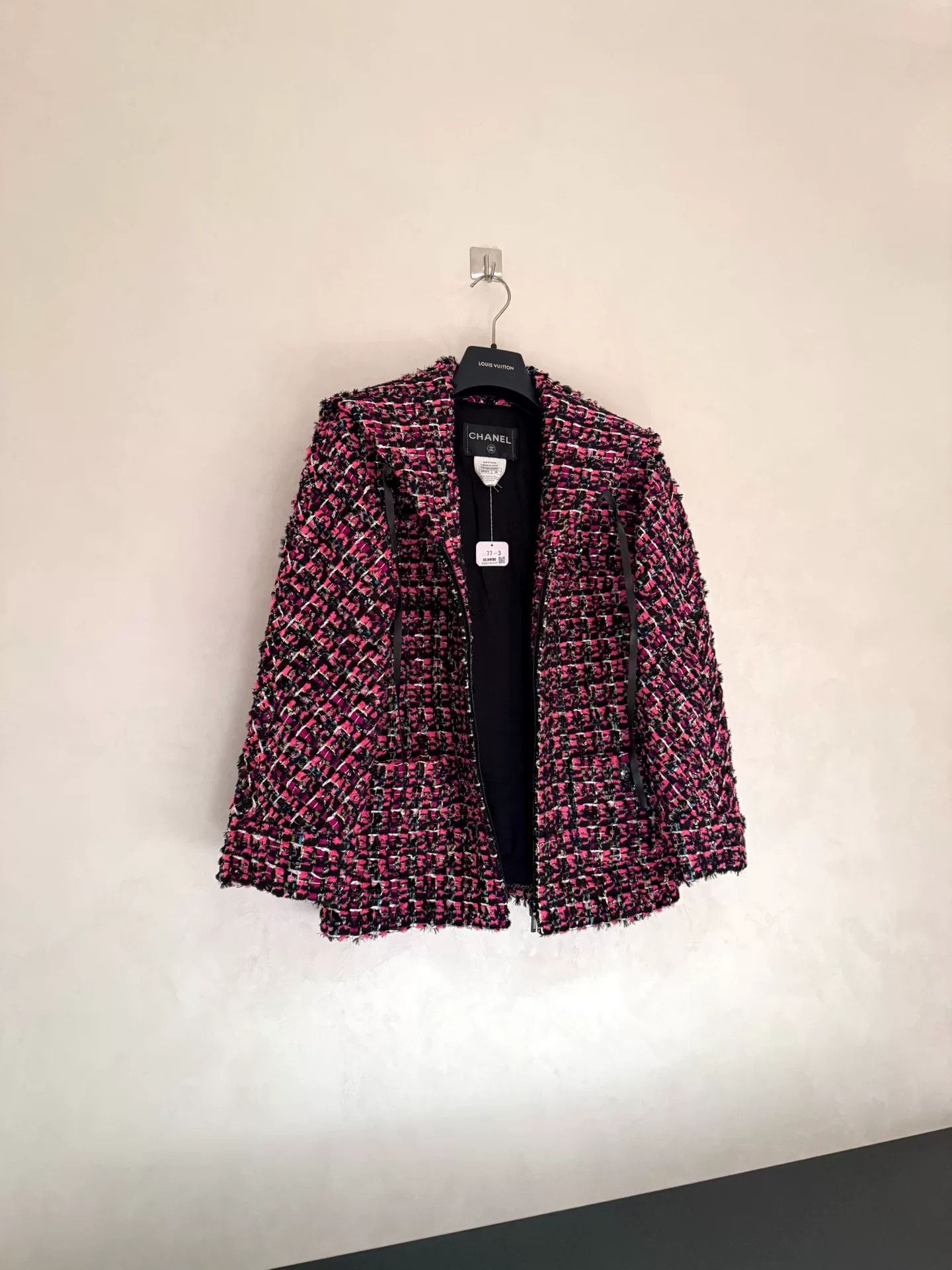 Chanel Chanel Raspberry Pink Tweed Jacket Size XS / US 0-2 / IT 36-38 - 1 Thumbnail