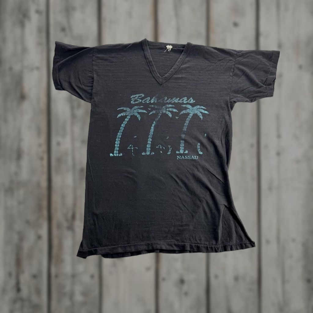 Other VINTAGE Bahamas Nassau Shirt Mens Large Black V-Neck Palm Tree Graphic Print short sleeve Size US L / EU 52-54 / 3 - 1 Thumbnail