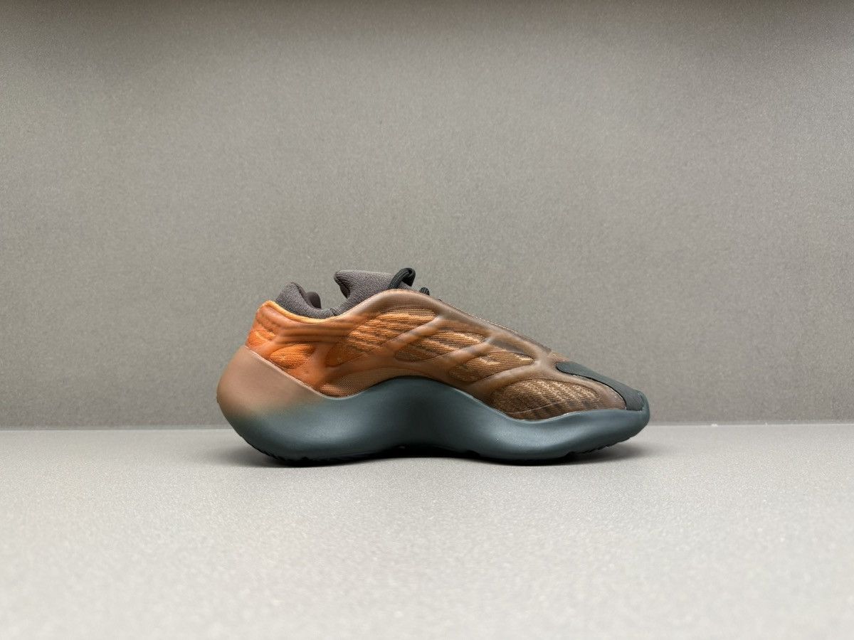 Yeezy Adidas Yeezy 700 V3 Copper Fade Size US 5.5 / IT 35.5 - 6 Thumbnail