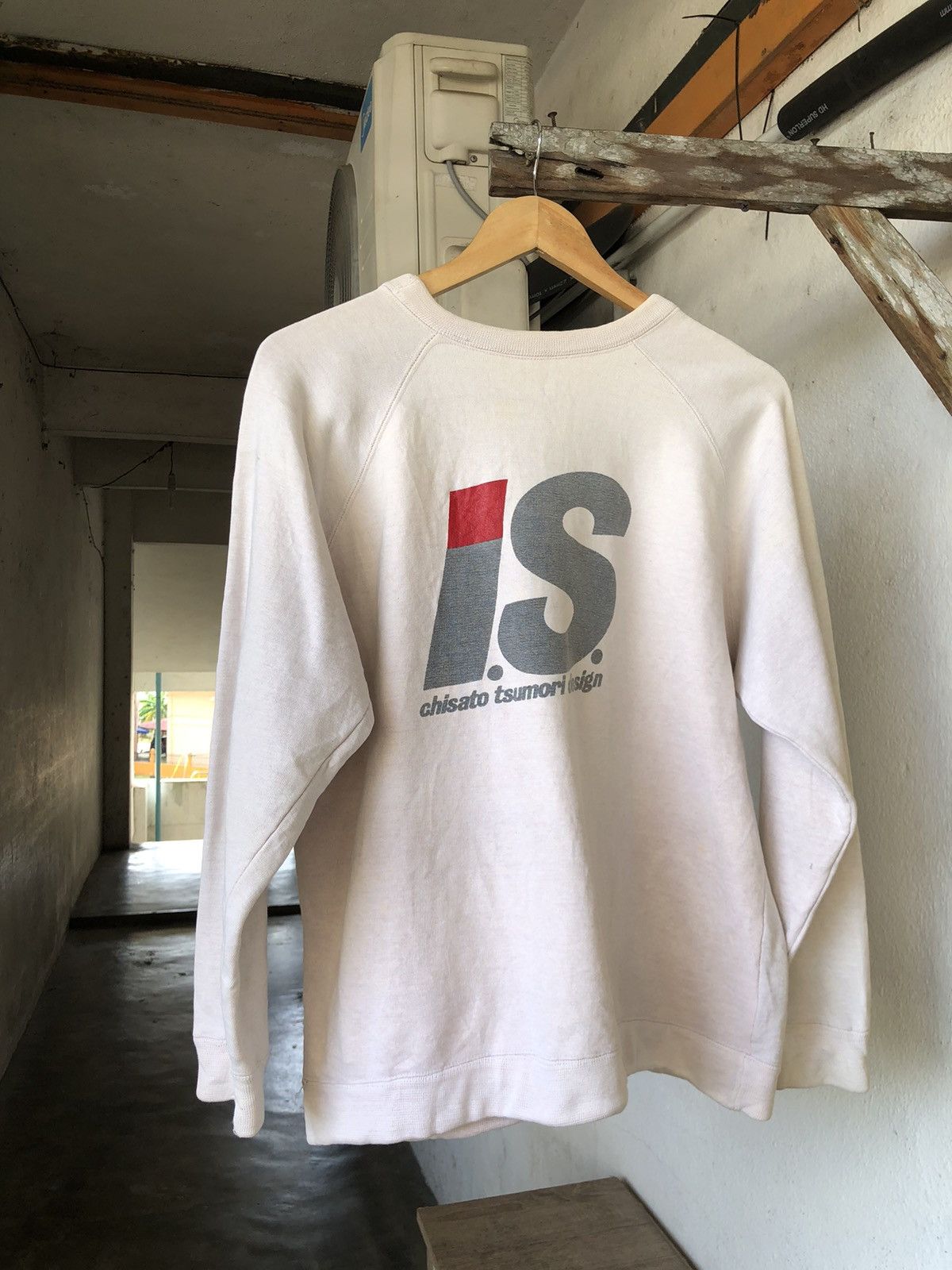 Issey Miyake Vintage 90s Issey Miyake IS Big Logo Distressed Crewneck Size M / US 6-8 / IT 42-44 - 3 Thumbnail