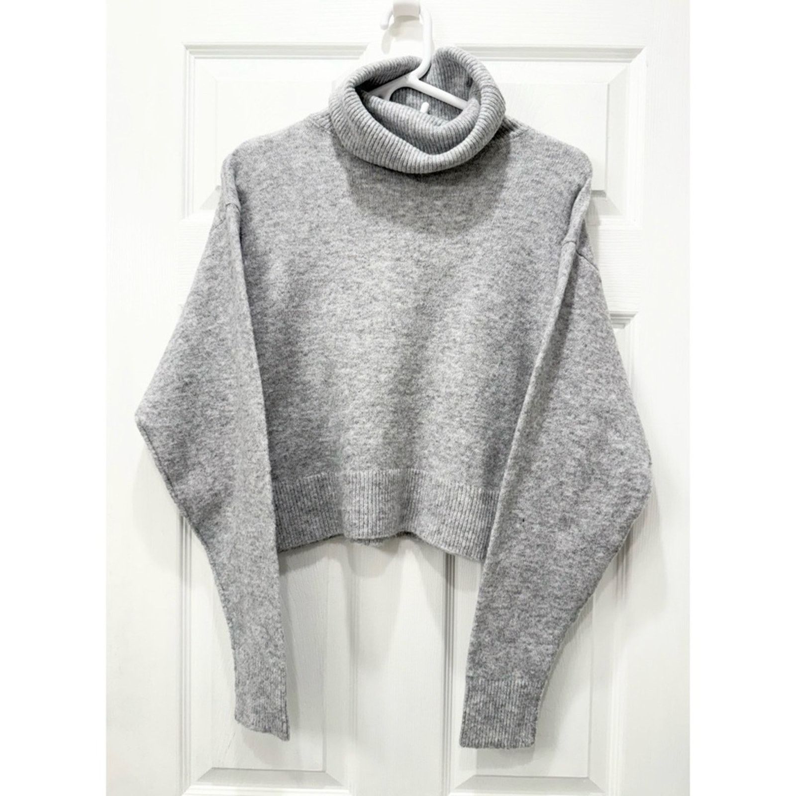 Bdg Urban Outfitters BDG Lake Cropped Turtleneck Sweater S Size S / US 4 / IT 40 - 1 Thumbnail