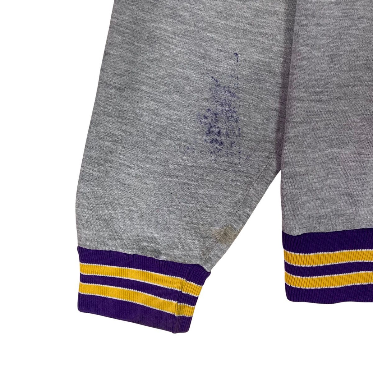 Vintage Vintage Universal Athletics Sportswear Pullover Jumper Size US L / EU 52-54 / 3 - 9 Thumbnail