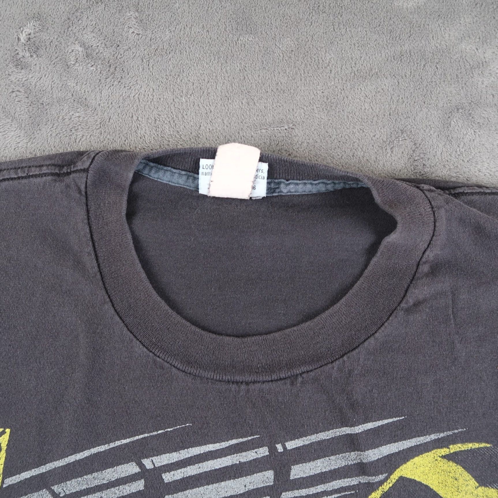 Vintage VTG 90s Looney Tunes Taz UFO Space XL AOP Shirt Mens Black Cotton 1996 USA Made Baseball Short Sleeve Crew Neck T-Shirt Graphics Size US XL / EU 56 / 4 - 4 Thumbnail