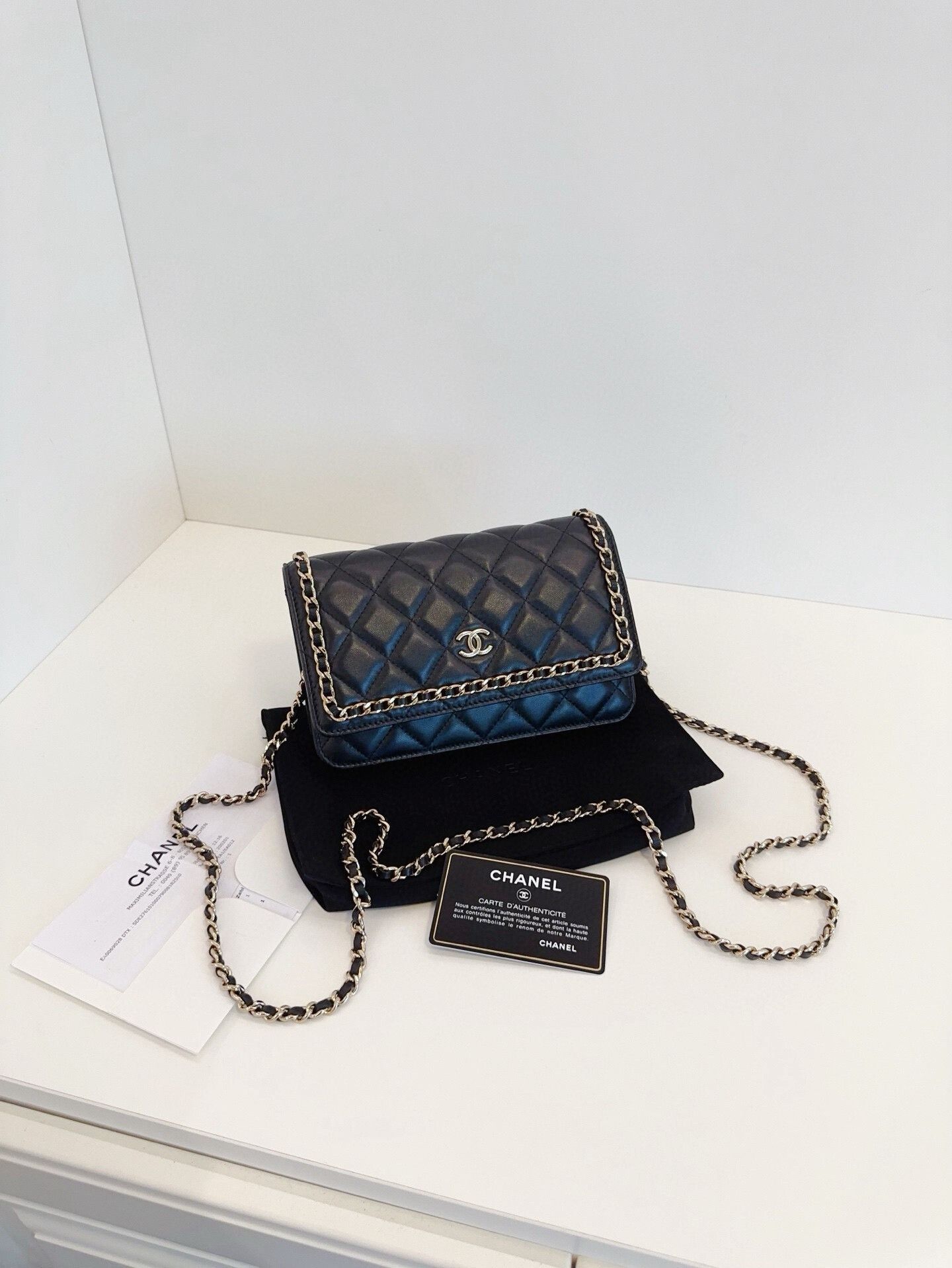Chanel Pre-loved Bag Very good condition Size ONE SIZE - 1 Thumbnail