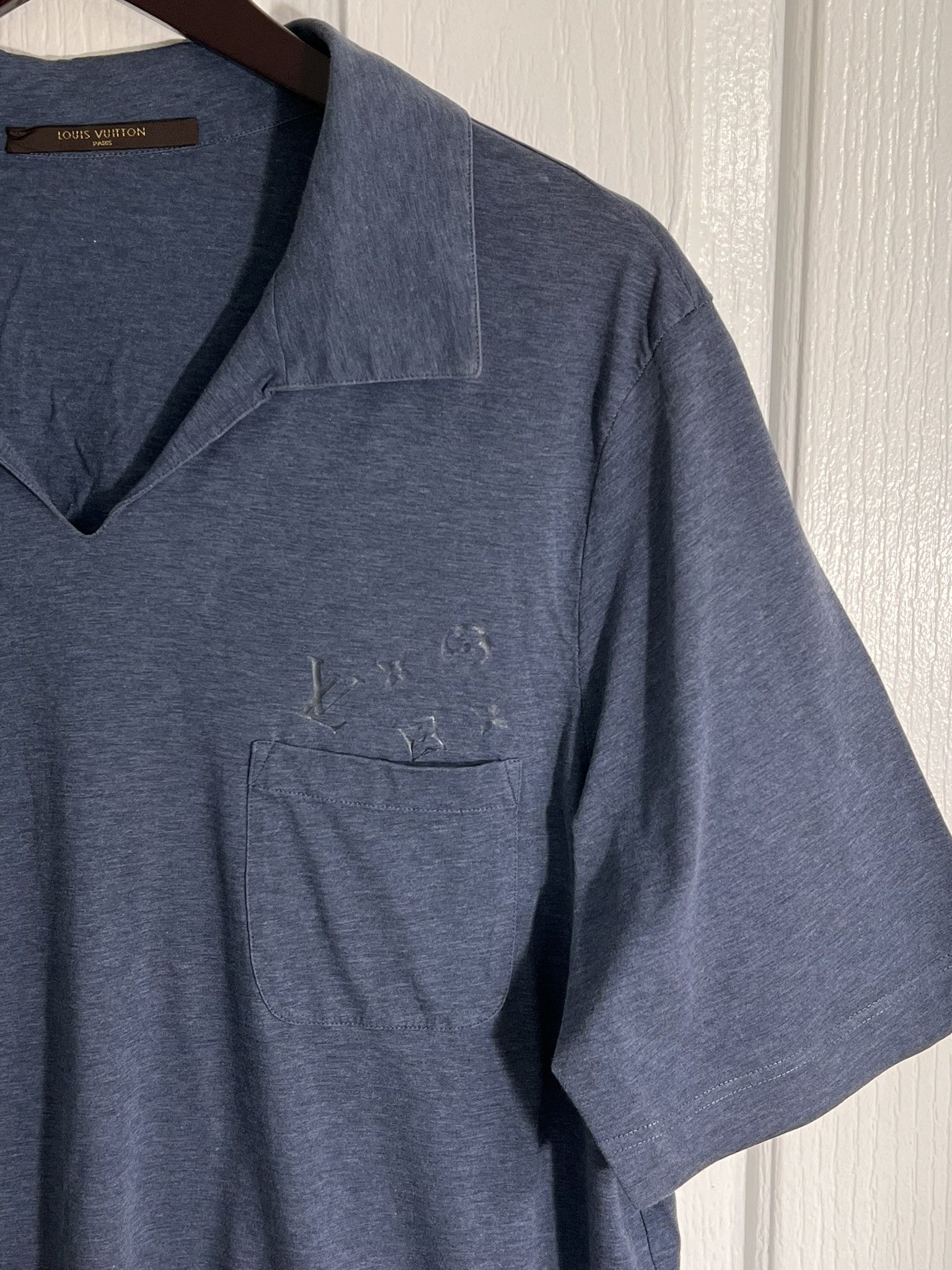 Louis Vuitton LOUIS VUITTON V-Neck Polo Shirt Short Sleeve Pocket Blue XXL Size US L / EU 52-54 / 3 - 2 Thumbnail