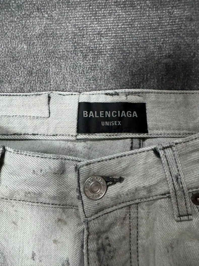 Balenciaga Balenciaga size XS Ripped Super Big Destroyed Denim Pants Size US 27 - 3 Thumbnail
