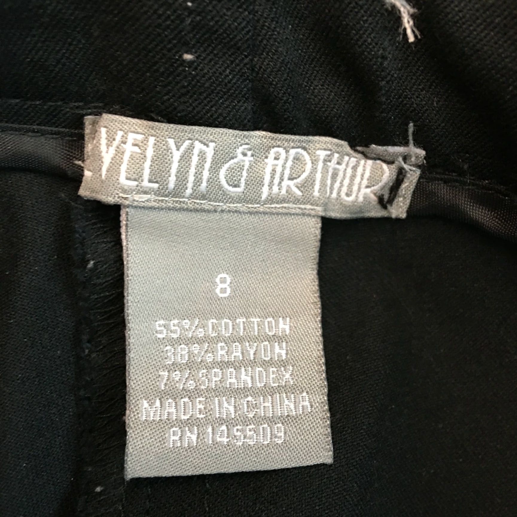 Vintage Evelyn & Arthur Womens Capri Pants Black 8 Casual Regular Flat Front Pant Size 8 Size 30" / US 8 / IT 44 - 3 Thumbnail