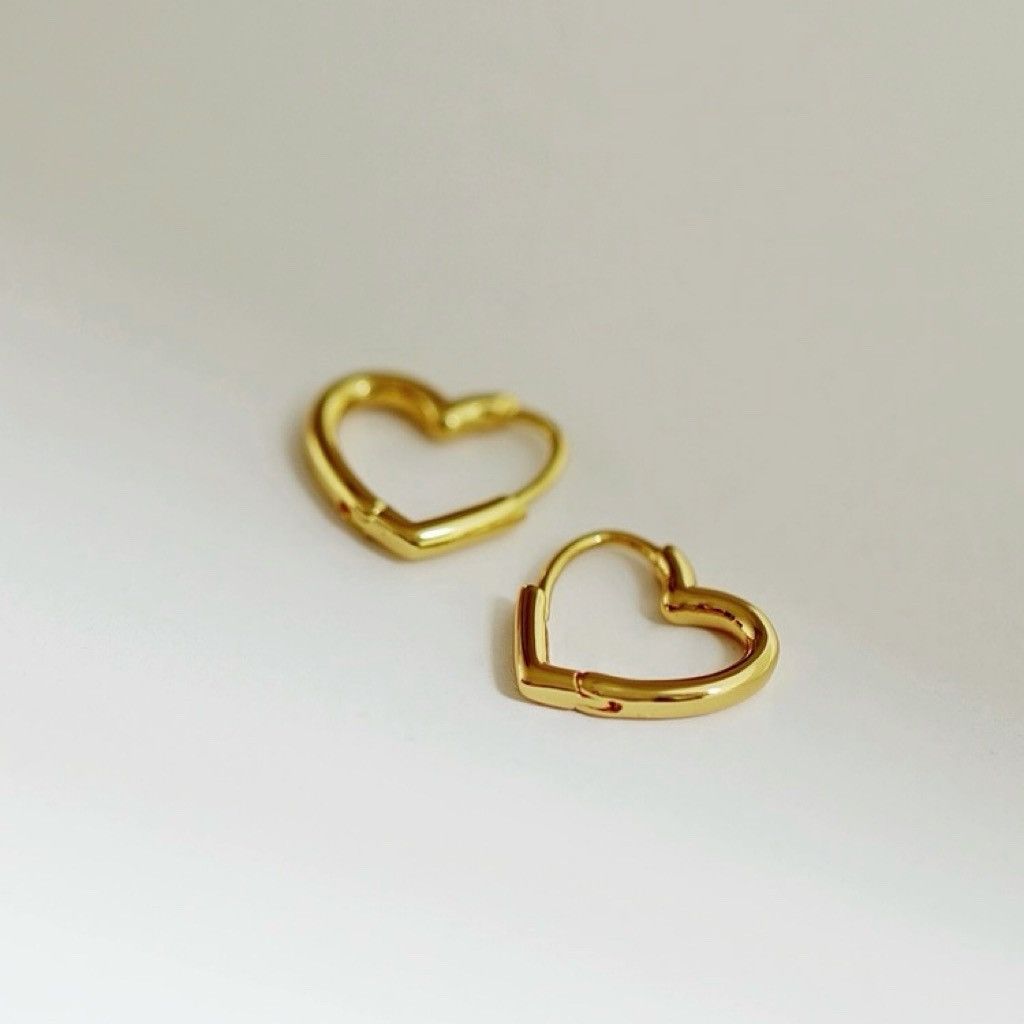 Other Love Heart Stud Earrings for Women Simple Style Size ONE SIZE - 2 Thumbnail