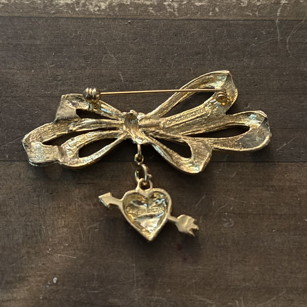 Vintage Vintage Phister Ent. golden bow with dangling heart brooch Size ONE SIZE - 4 Thumbnail