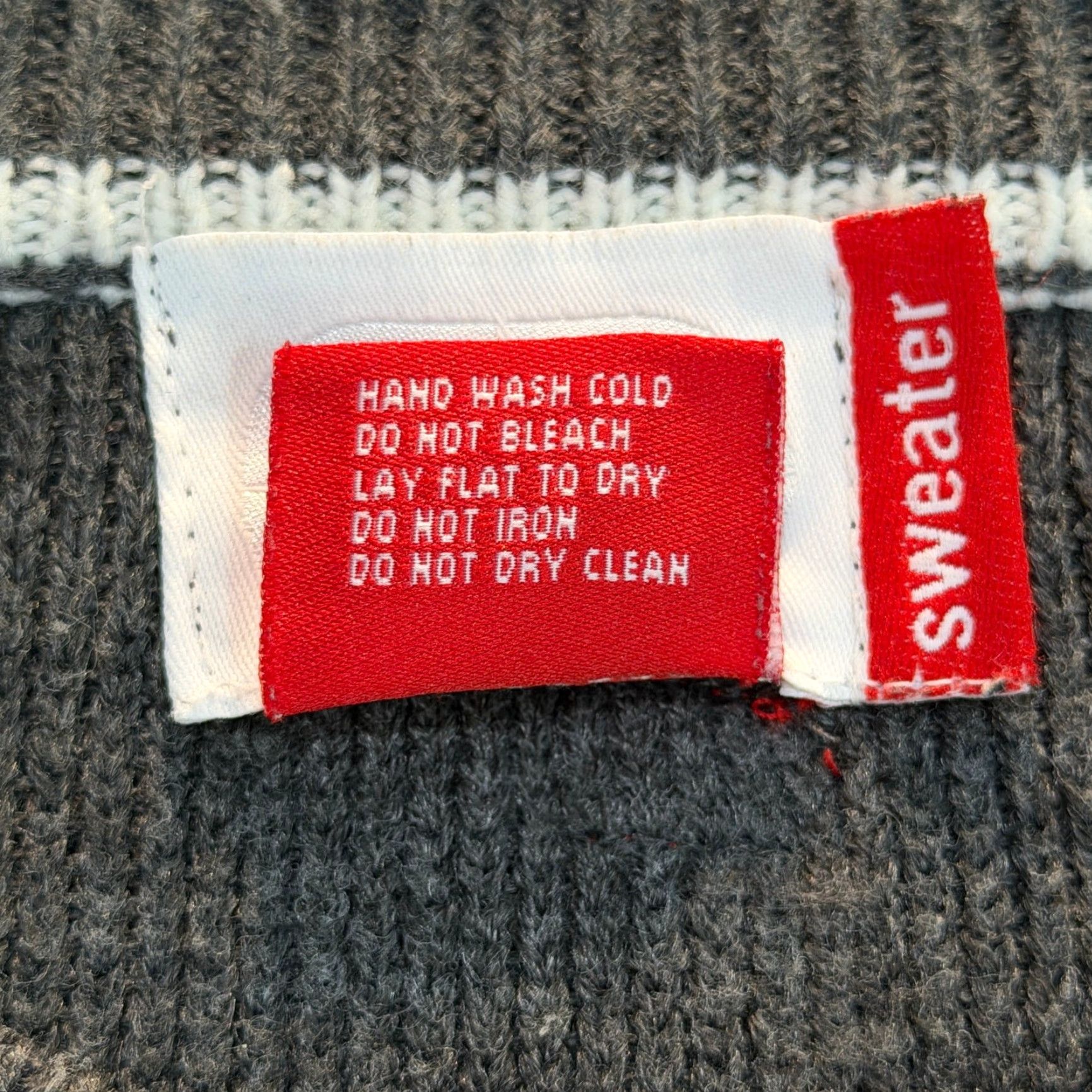Ecko Unltd. VINTAGE Ecko Unltd. Sweater Mens XL Gray Red Striped Acrylic Crewneck Y2K Knit Shirt Size US L / EU 52-54 / 3 - 5 Thumbnail