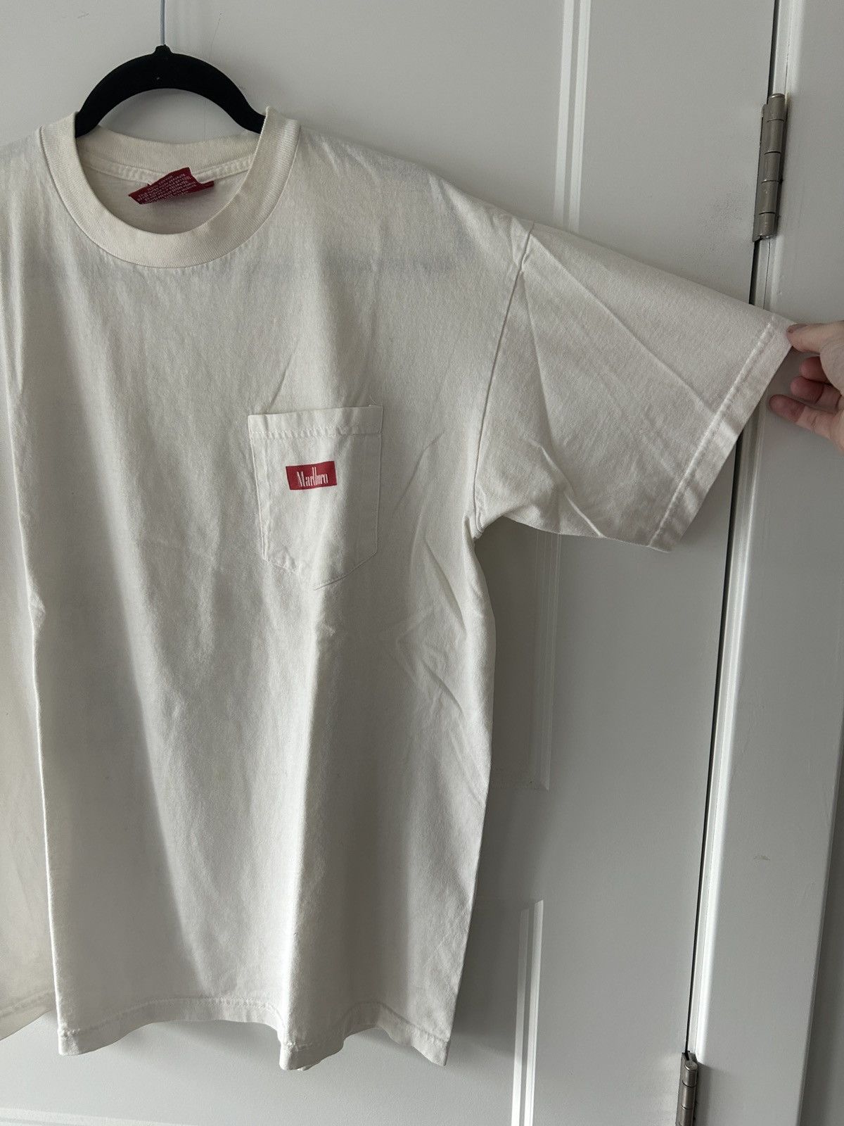 Vintage Vintage Marlboro Country Store Smokers Tee Size US L / EU 52-54 / 3 - 2 Thumbnail