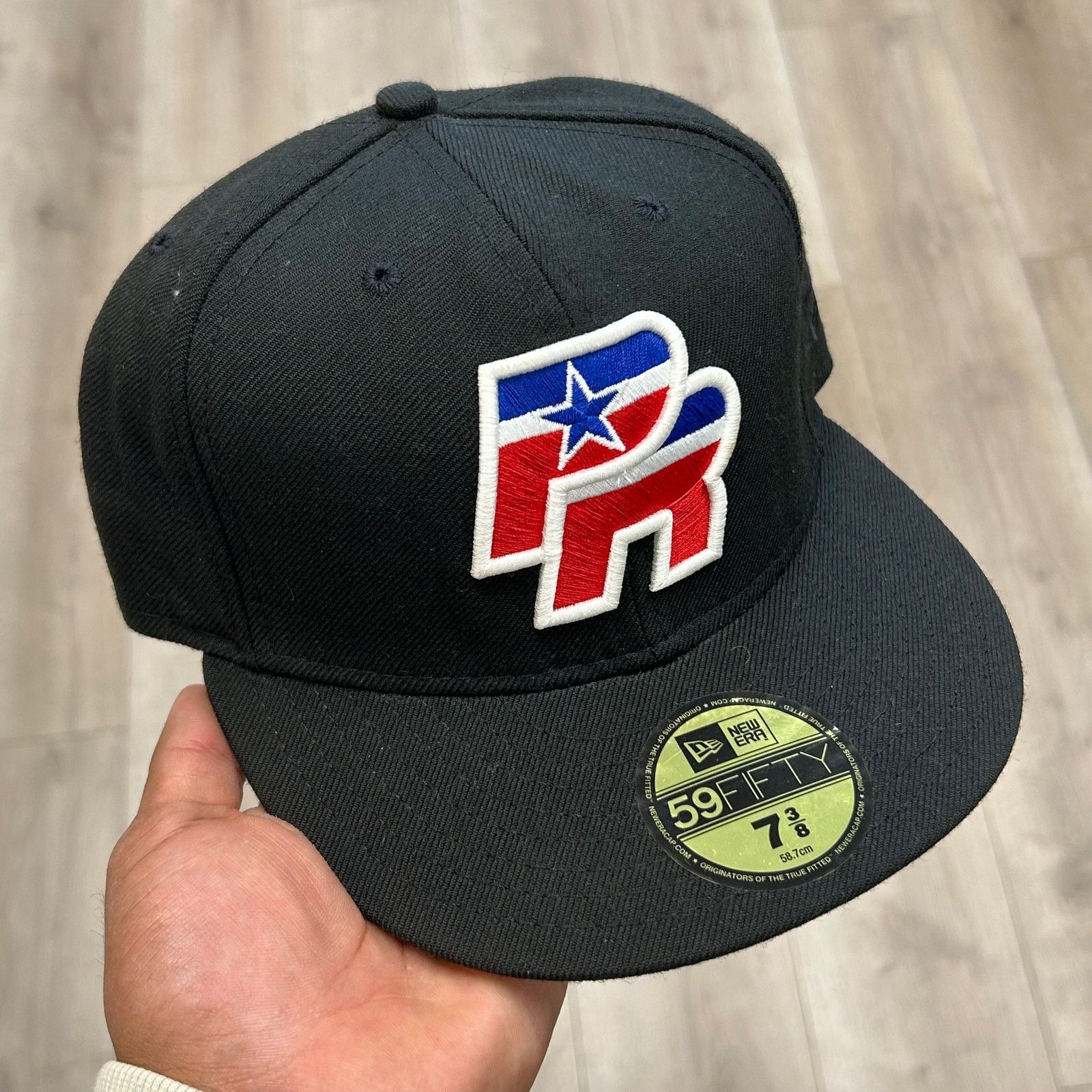 New Era New Era 59FIFTY Puerto Rico flag-themed PR logo Fitted Hat Size ONE SIZE - 1 Thumbnail