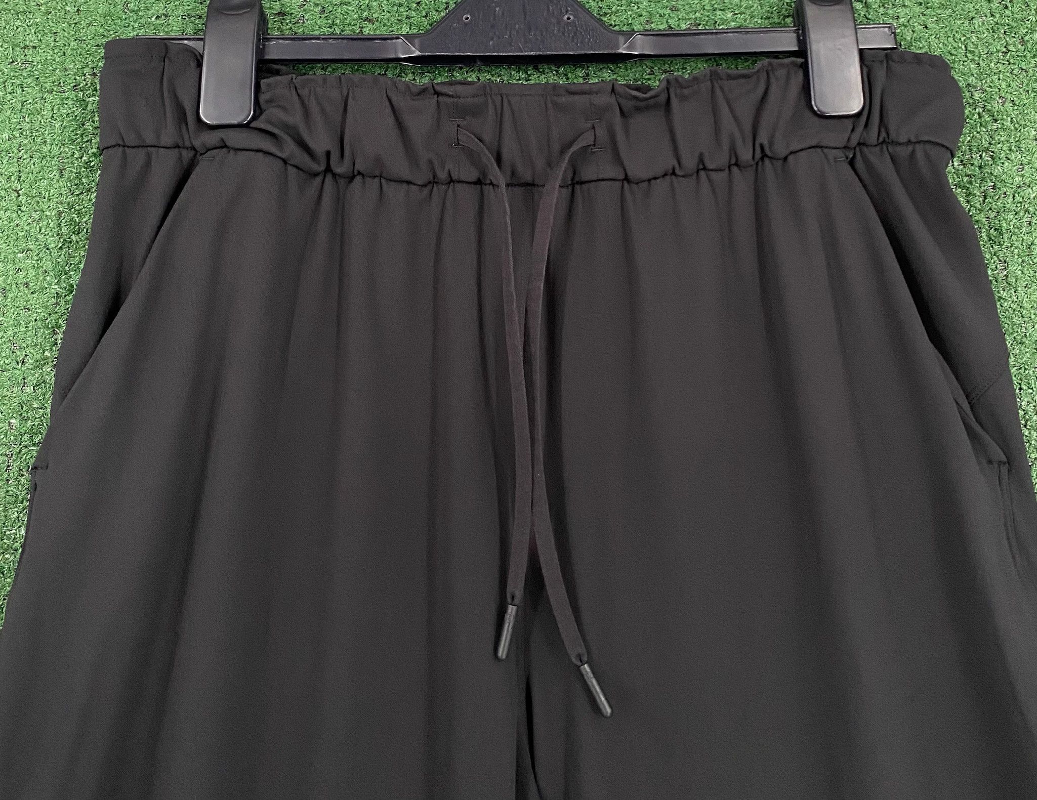 Lululemon Lululemon Keep Moving Luxtreme High Rise Black Pants 10 Size 34" / US 12 / IT 48 - 2 Thumbnail
