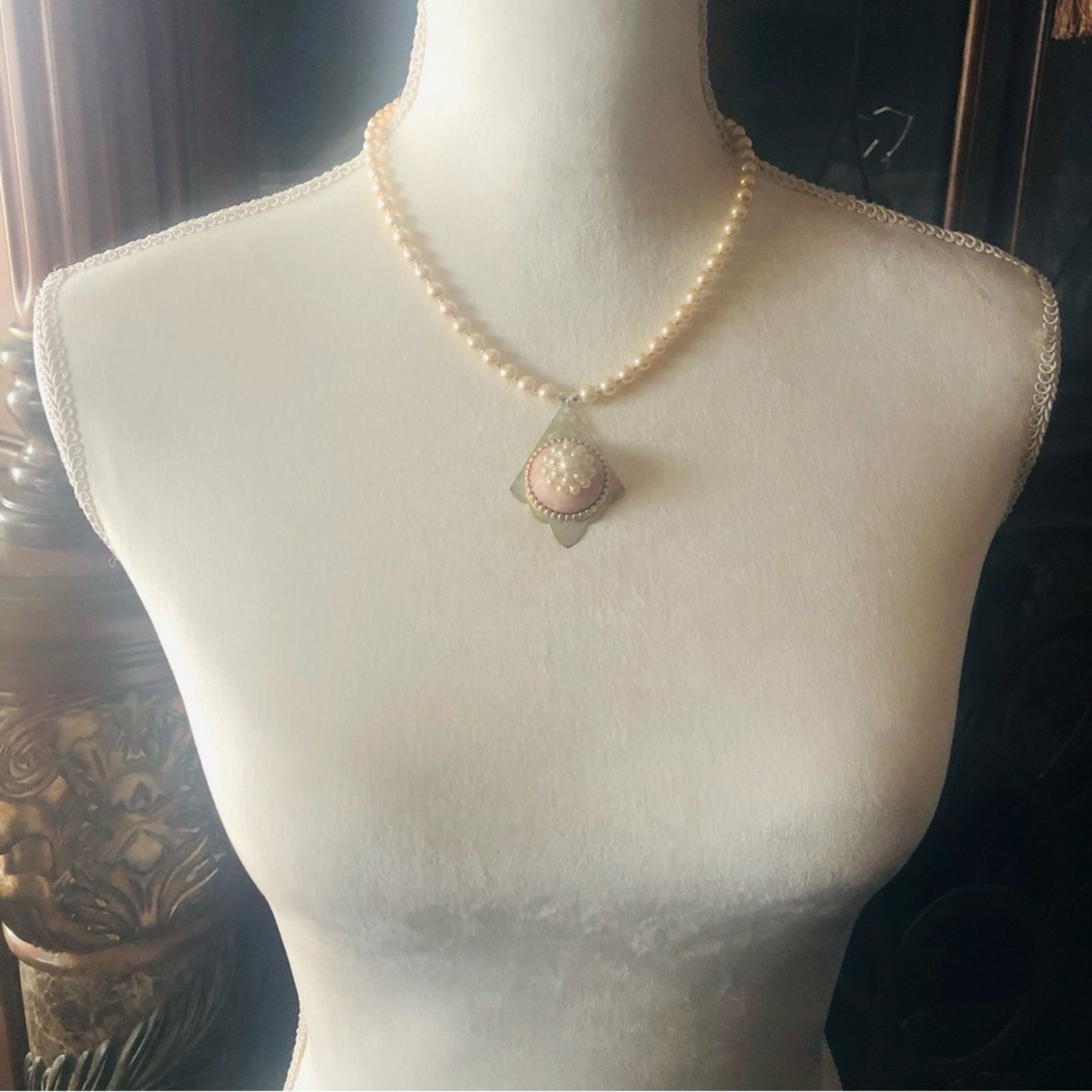 Handmade Handcrafted repurpose snow queen pearl dome Pearl necklace Size ONE SIZE - 5 Thumbnail