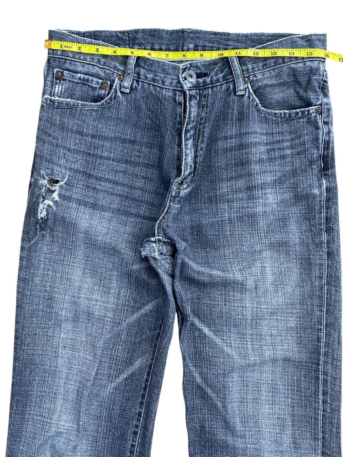 Uniqlo Uniqlo Brand Faded Wash Style Loose Jeans Size US 32 / EU 48 - 9 Thumbnail