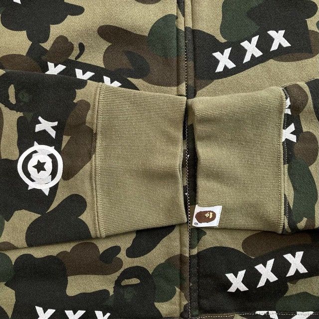 Bape GOD SELECTION XXX × BAPE CAMO Shark Full Zip Hoodie APE Size US XL / EU 56 / 4 - 7 Thumbnail