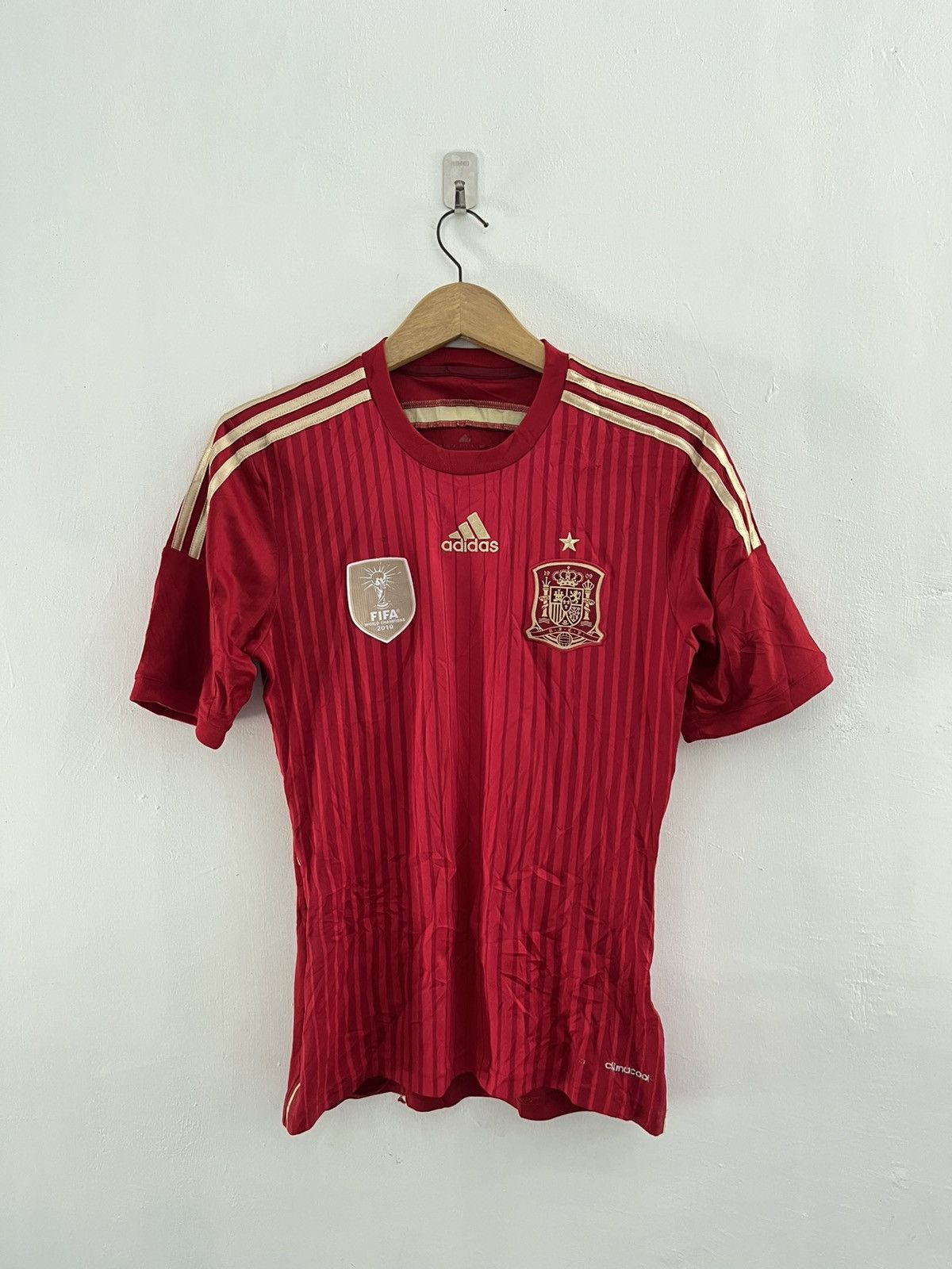 Adidas 2014 spain home jersey Size US M / EU 48-50 / 2 - 1 Thumbnail