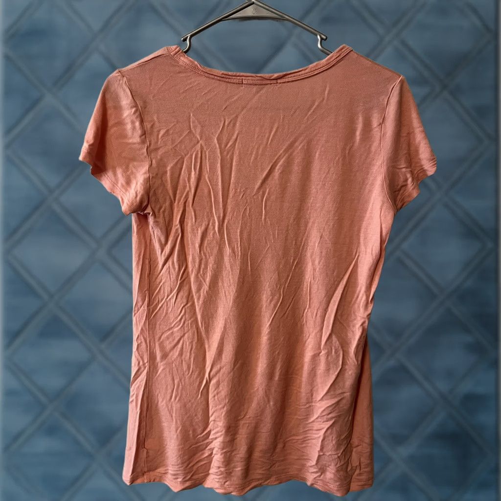 Gap Womens Gap Blouse V Neck tee Pink Solid Size Medium Pocket Stars Size M / US 6-8 / IT 42-44 - 1 Thumbnail