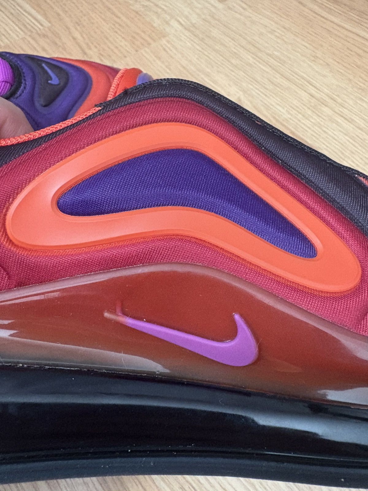 Nike UNRELEASED SAMPLE Nike Air Max 720 Vivid Purple Track Red Size US 7 / IT 37 - 7 Thumbnail