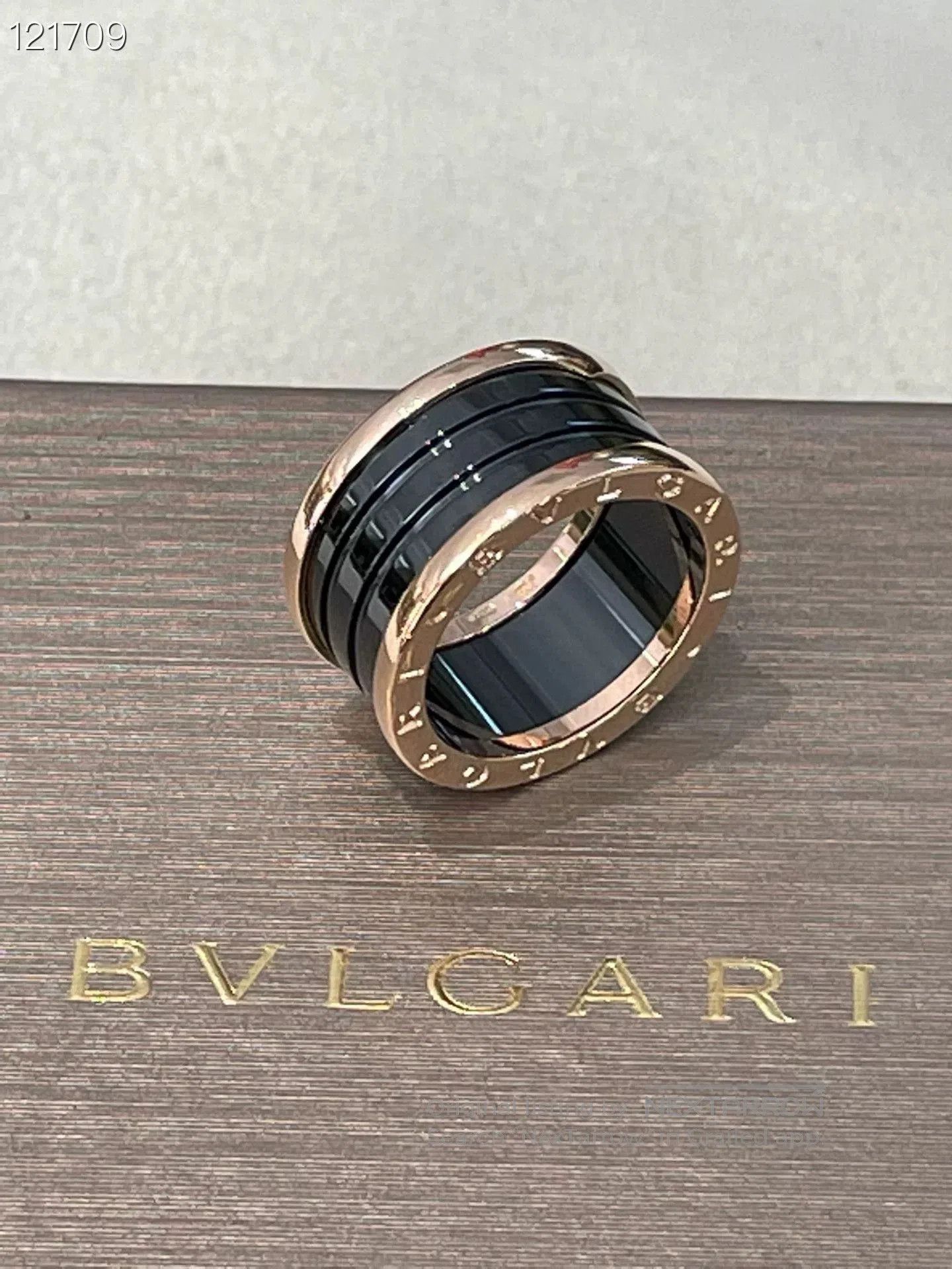 Bvlgari Bvlgari Black Ceramic Rose Gold Spring Ring. Size ONE SIZE - 3 Thumbnail