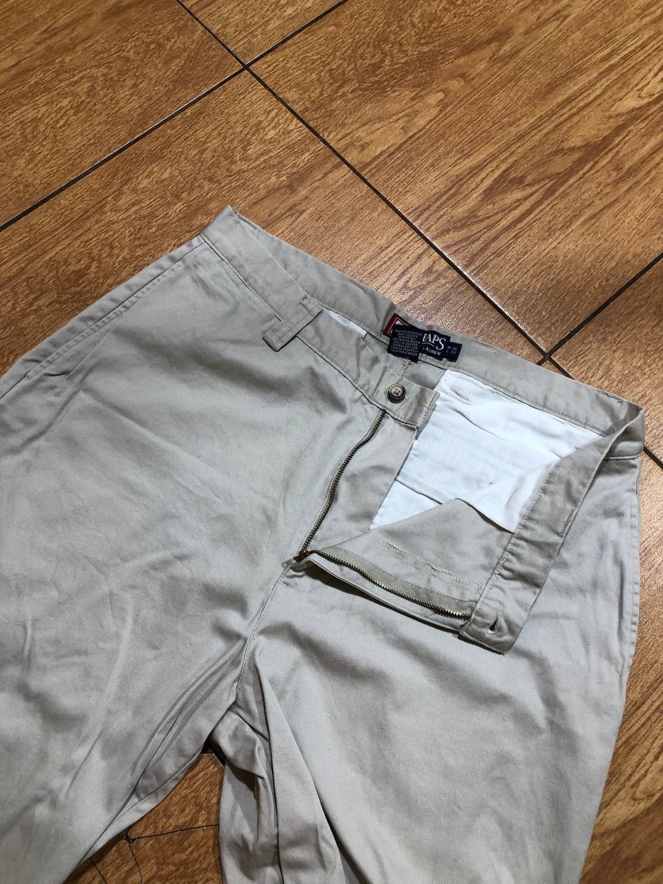 Chaps Ralph Lauren Vintage Chaps Ralph Lauren 100% Cotton Casual Pants Size 36 Size US 36 / EU 52 - 16 Thumbnail
