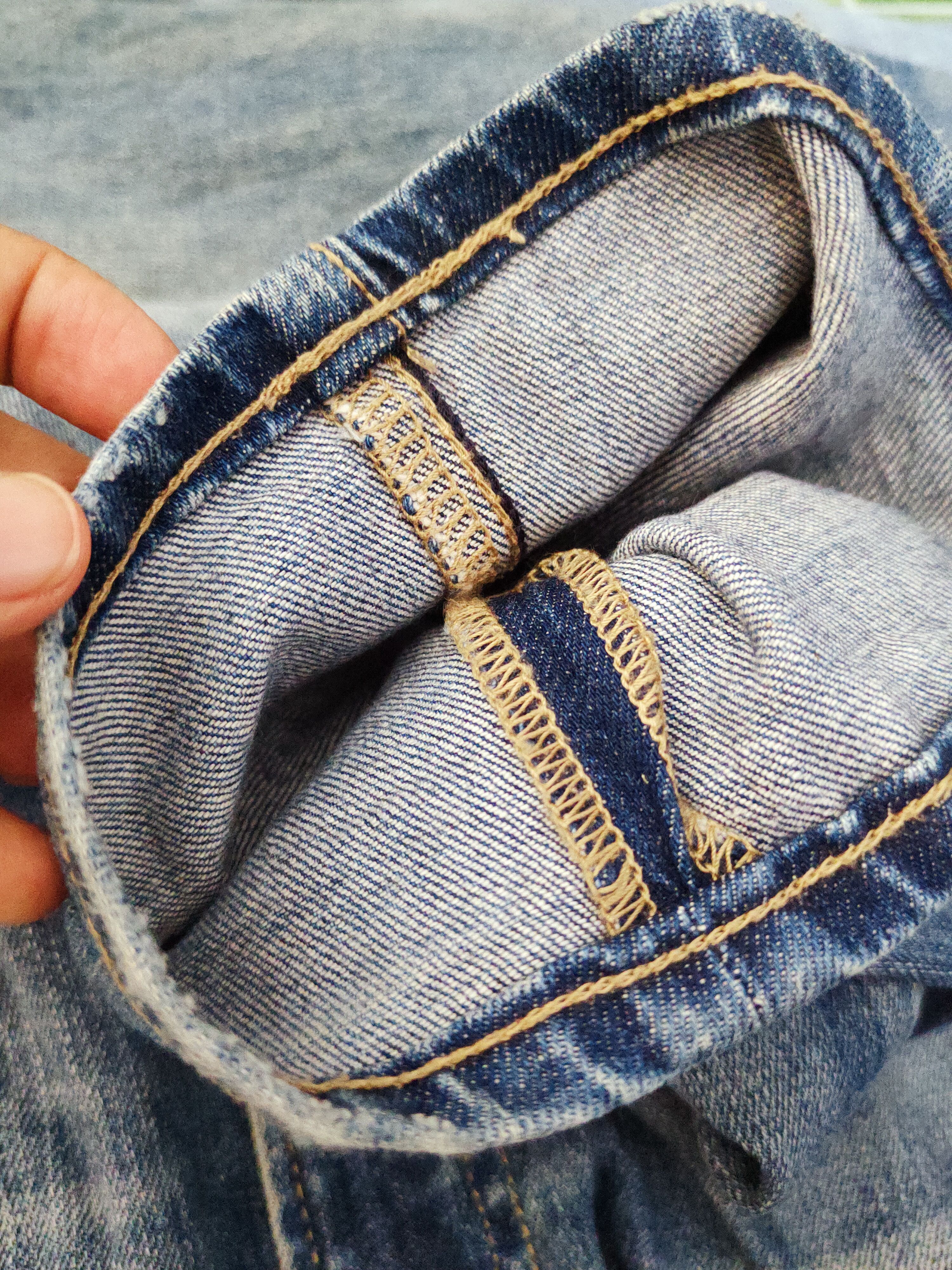 Uniqlo × Vintage Vintage Uniqlo Blue Faded Distressed Ripped Jeans Size US 34 / EU 50 - 12 Thumbnail