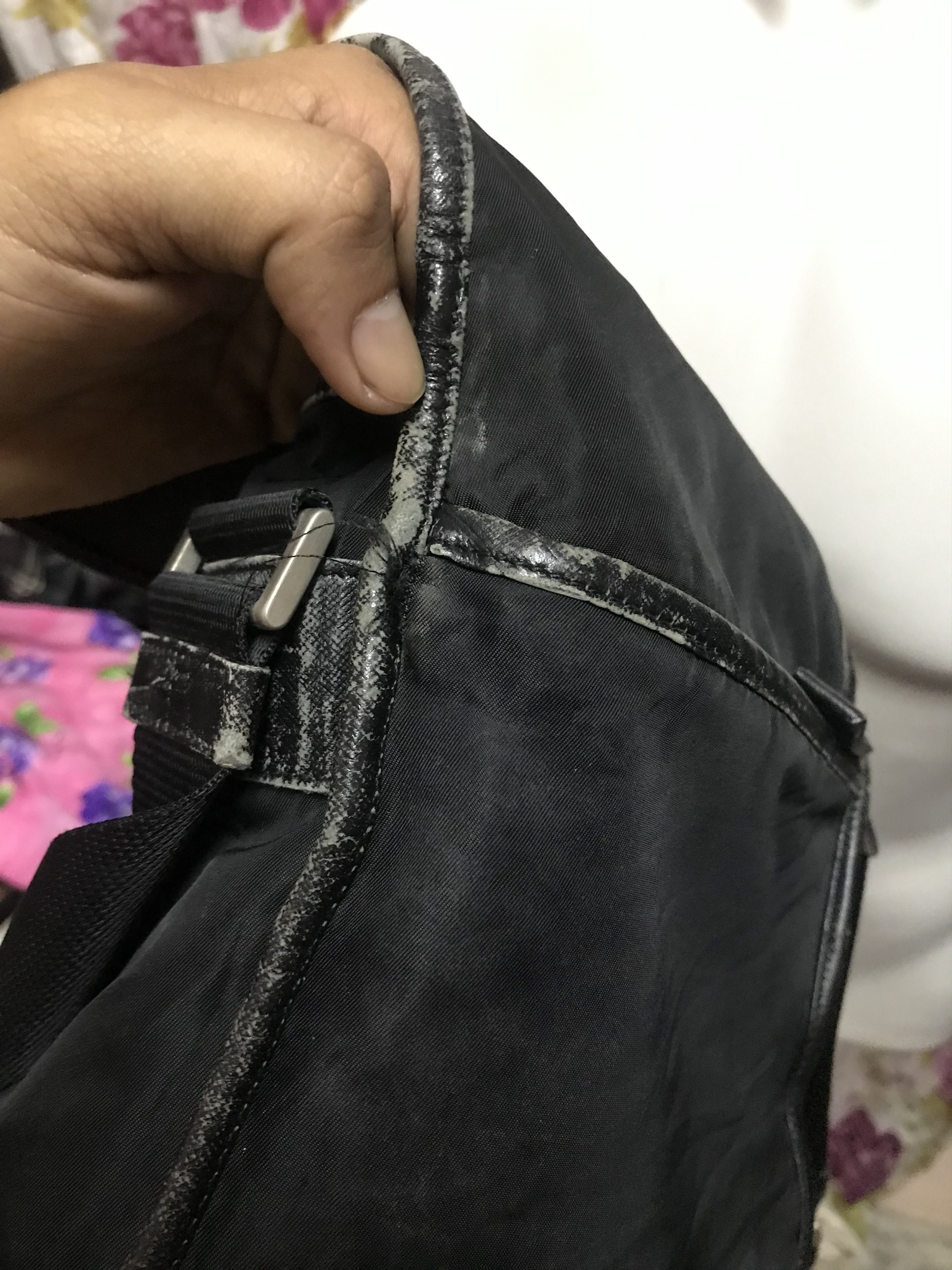 Prada Vintage Prada Black Shoulder Size ONE SIZE - 14 Thumbnail