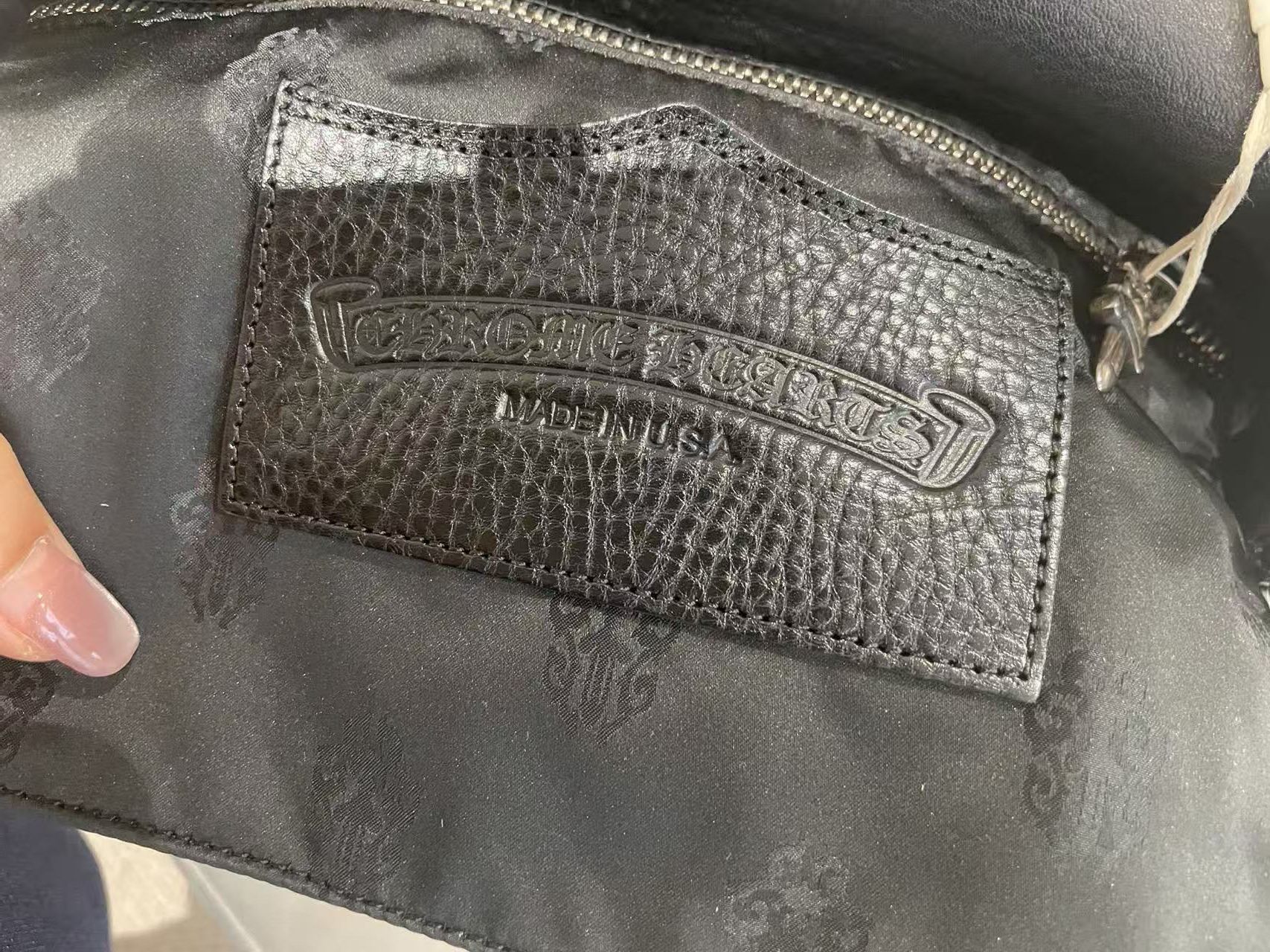 Chrome Hearts Chrome Hearts Heart Vine Leather Shoulder Bag Size ONE SIZE - 9 Thumbnail