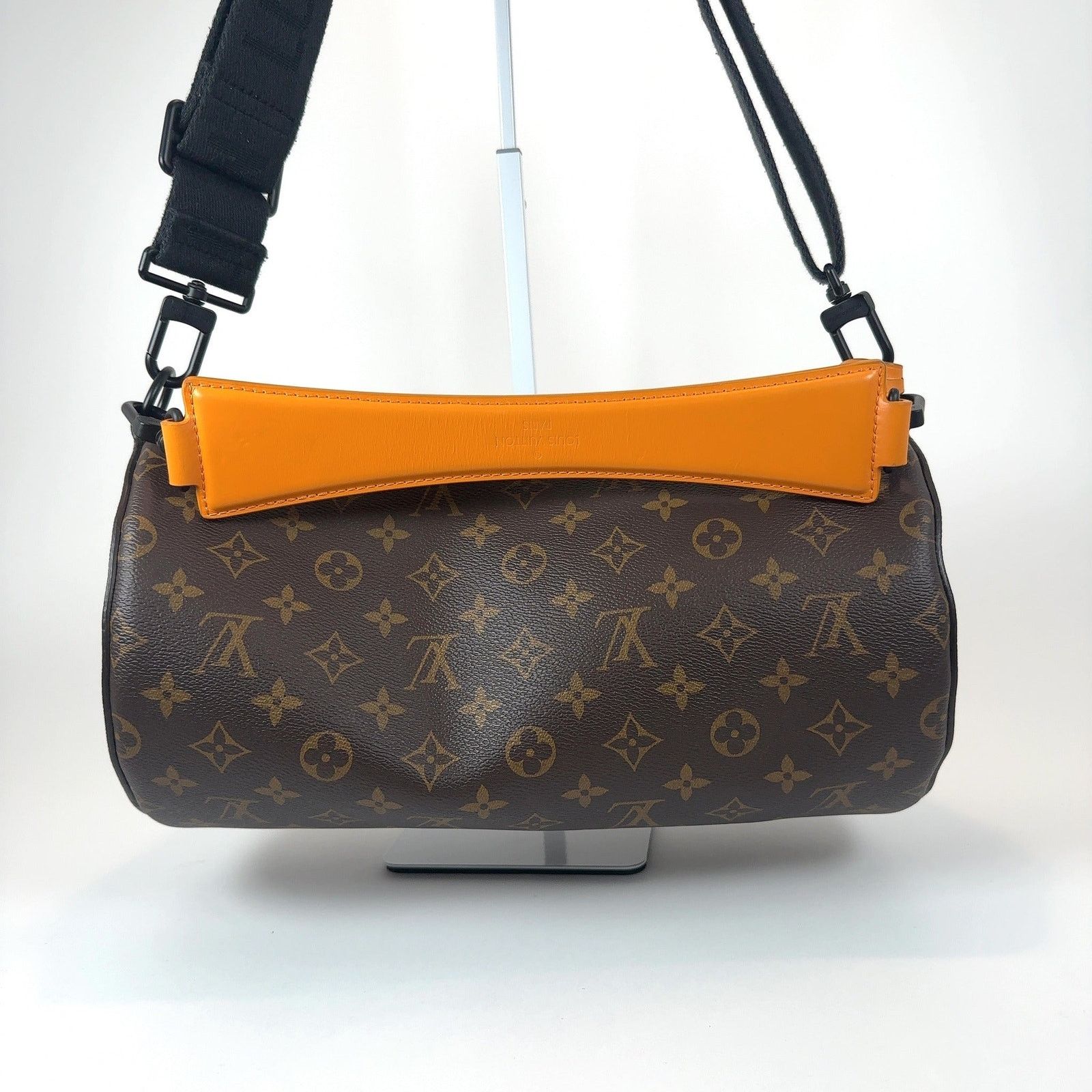 Louis Vuitton Louis Vuitton Monogram Soft Polochon MM Bag Size ONE SIZE - 7 Thumbnail