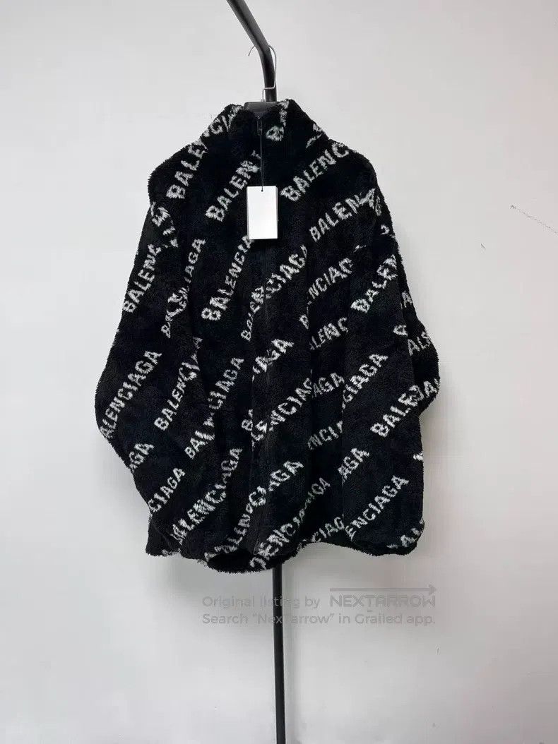 Balenciaga Balenciaga Stand-up collar, strapless sleeves, loose imita Size XXS / US 00 / IT 34 - 1 Thumbnail